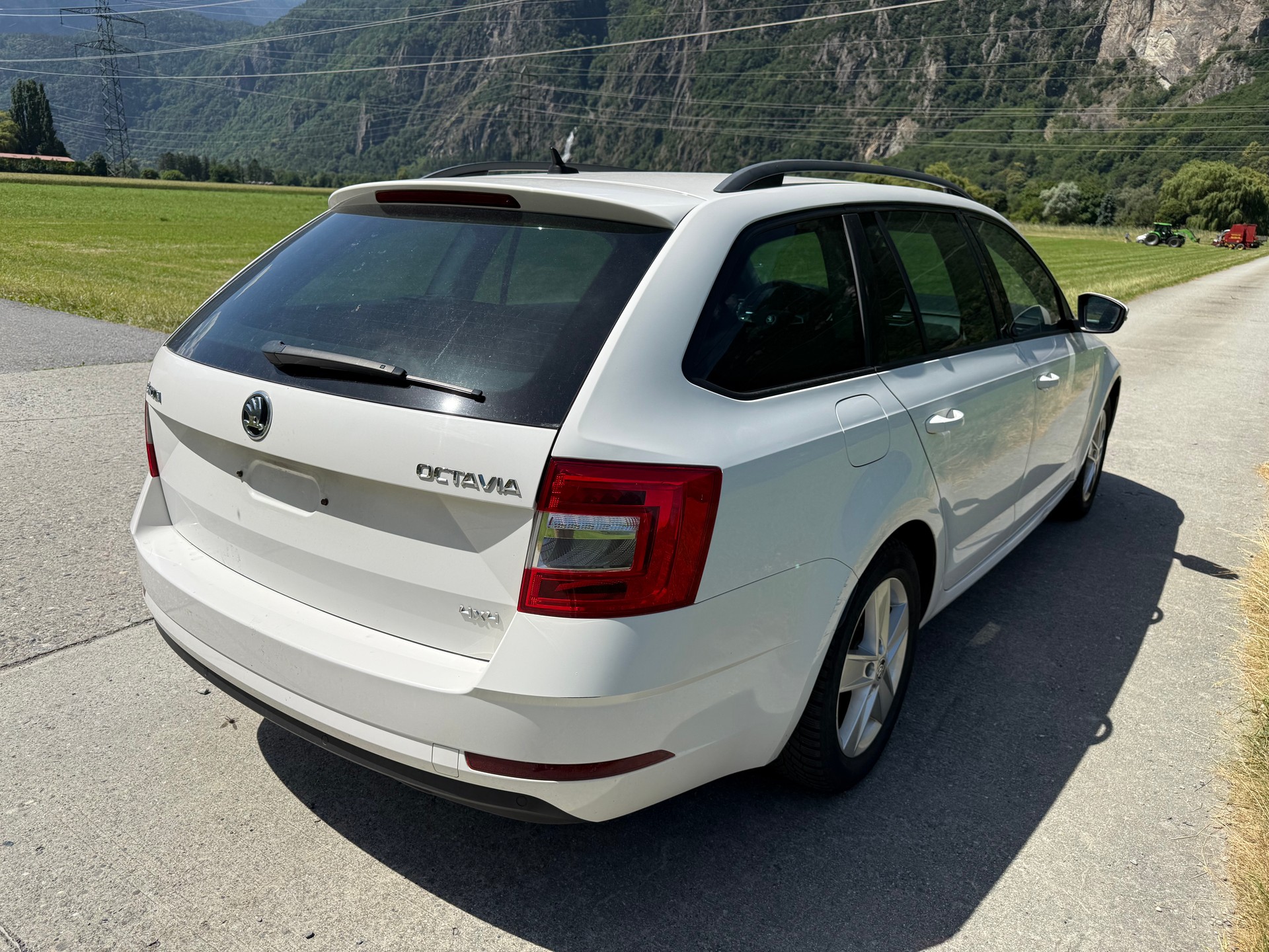 SKODA Octavia Combi 2.0 TDI Style 4x4 DSG-image-10