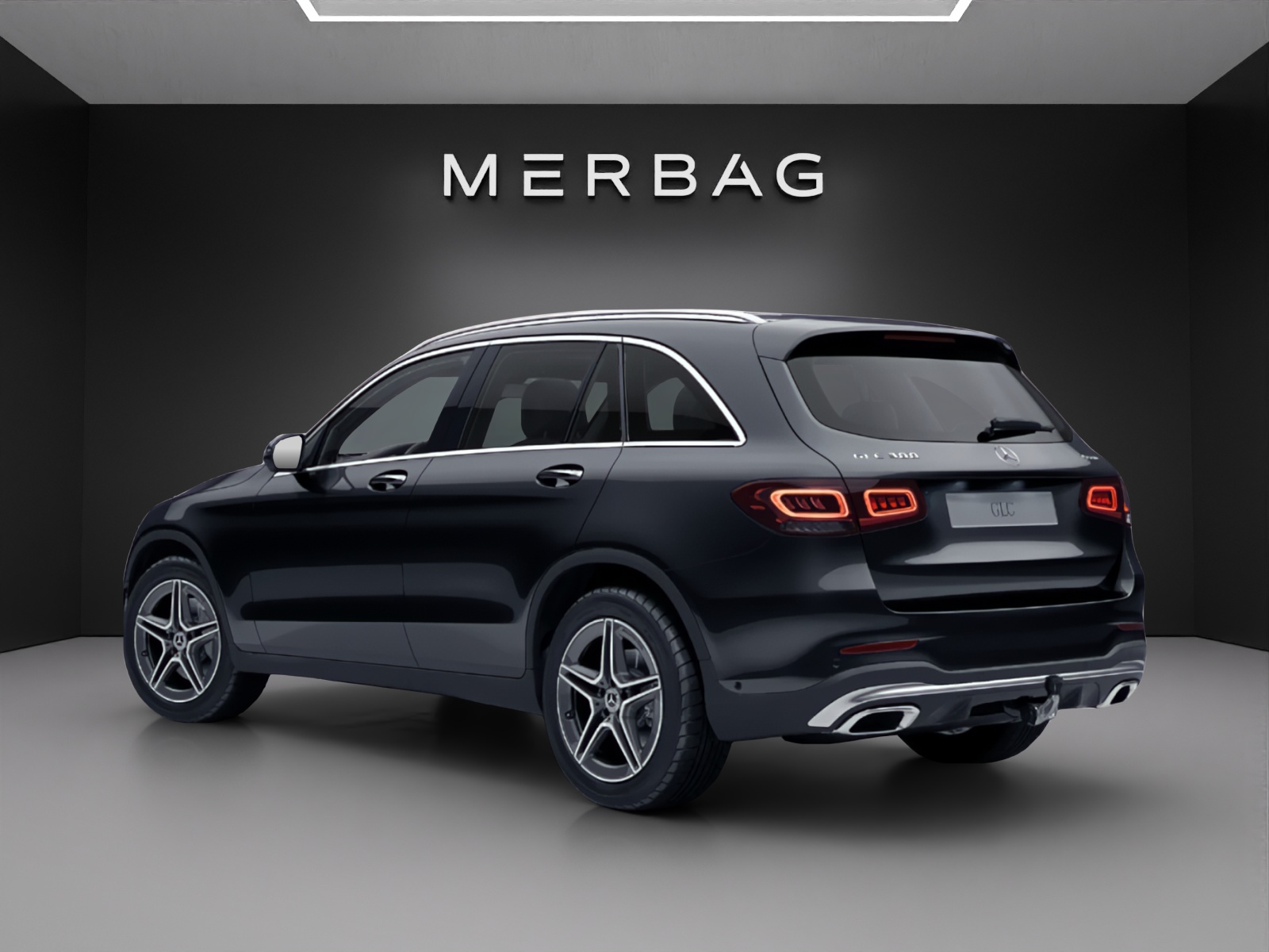 MERCEDES-BENZ GLC 300 AMG Line 4Matic 9G-Tronic-image-3
