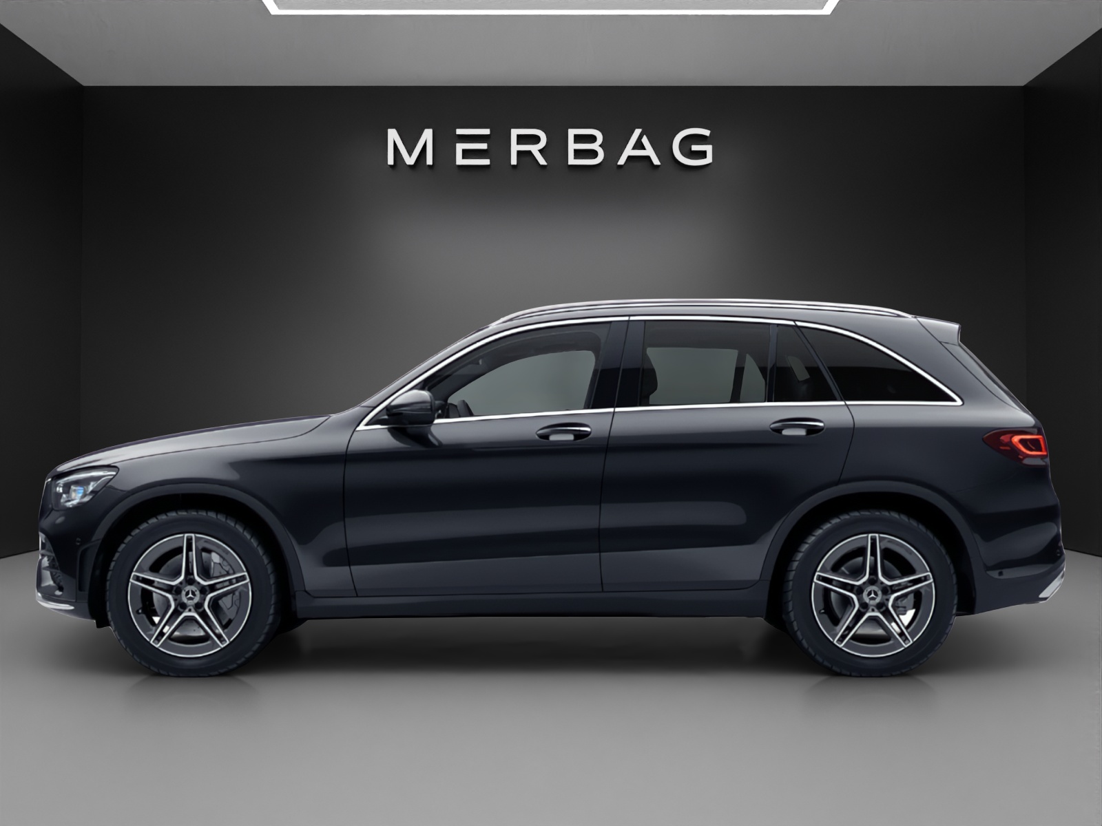 MERCEDES-BENZ GLC 300 AMG Line 4Matic 9G-Tronic-image-2