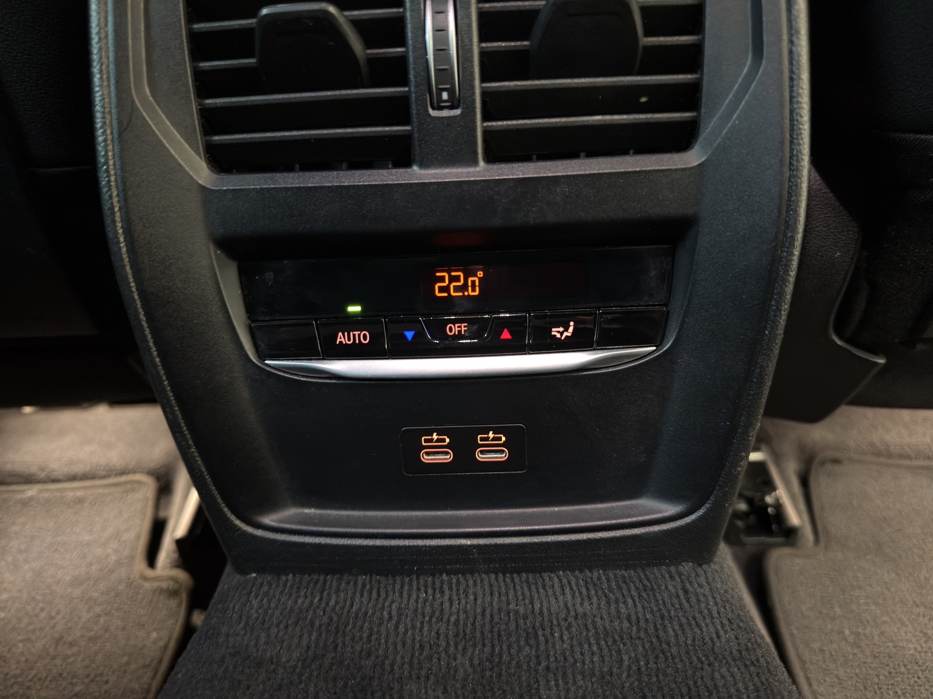BMW 320e xDrive Touring Steptronic M Sport-image-13