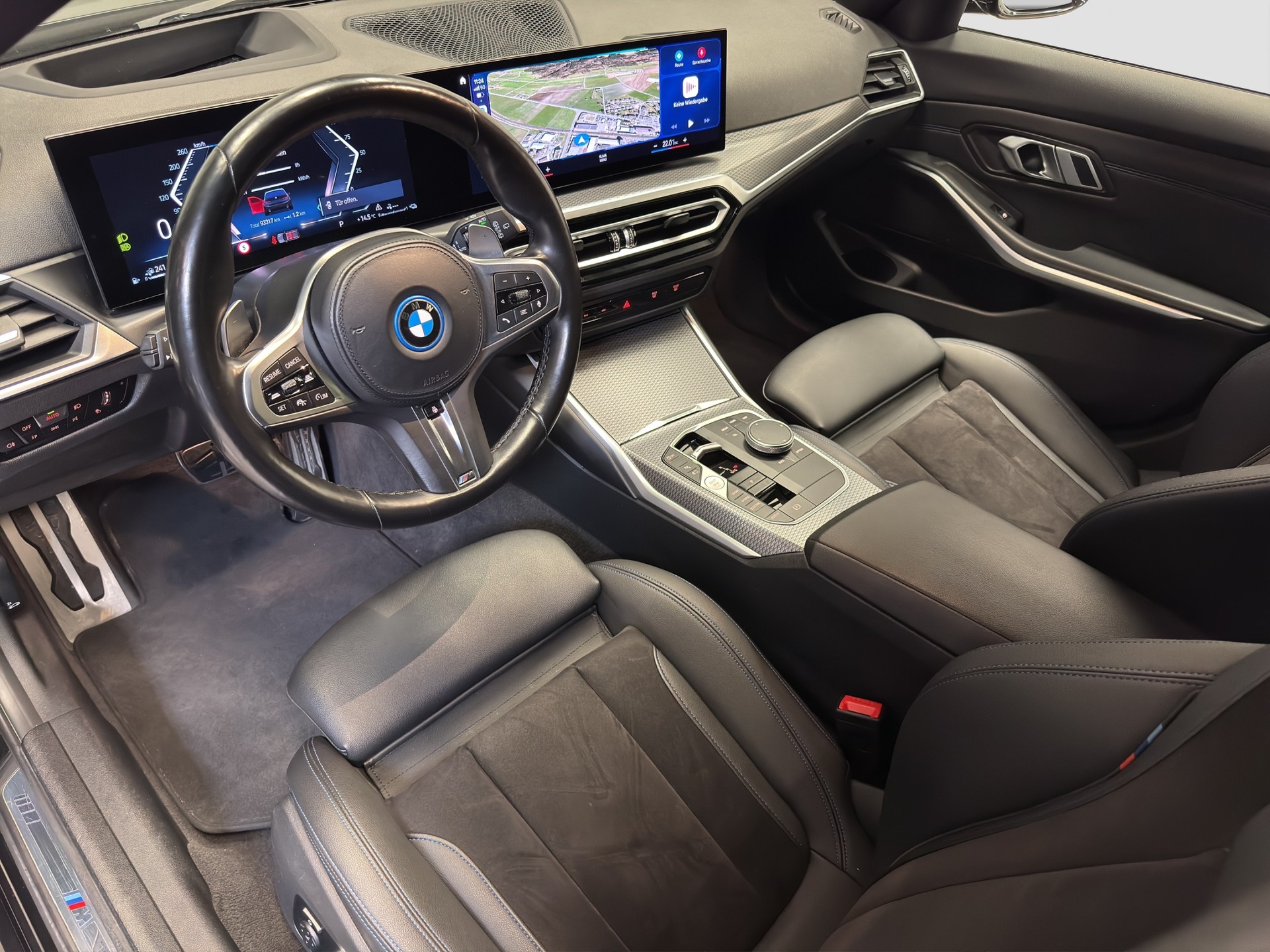BMW 320e xDrive Touring Steptronic M Sport-image-8