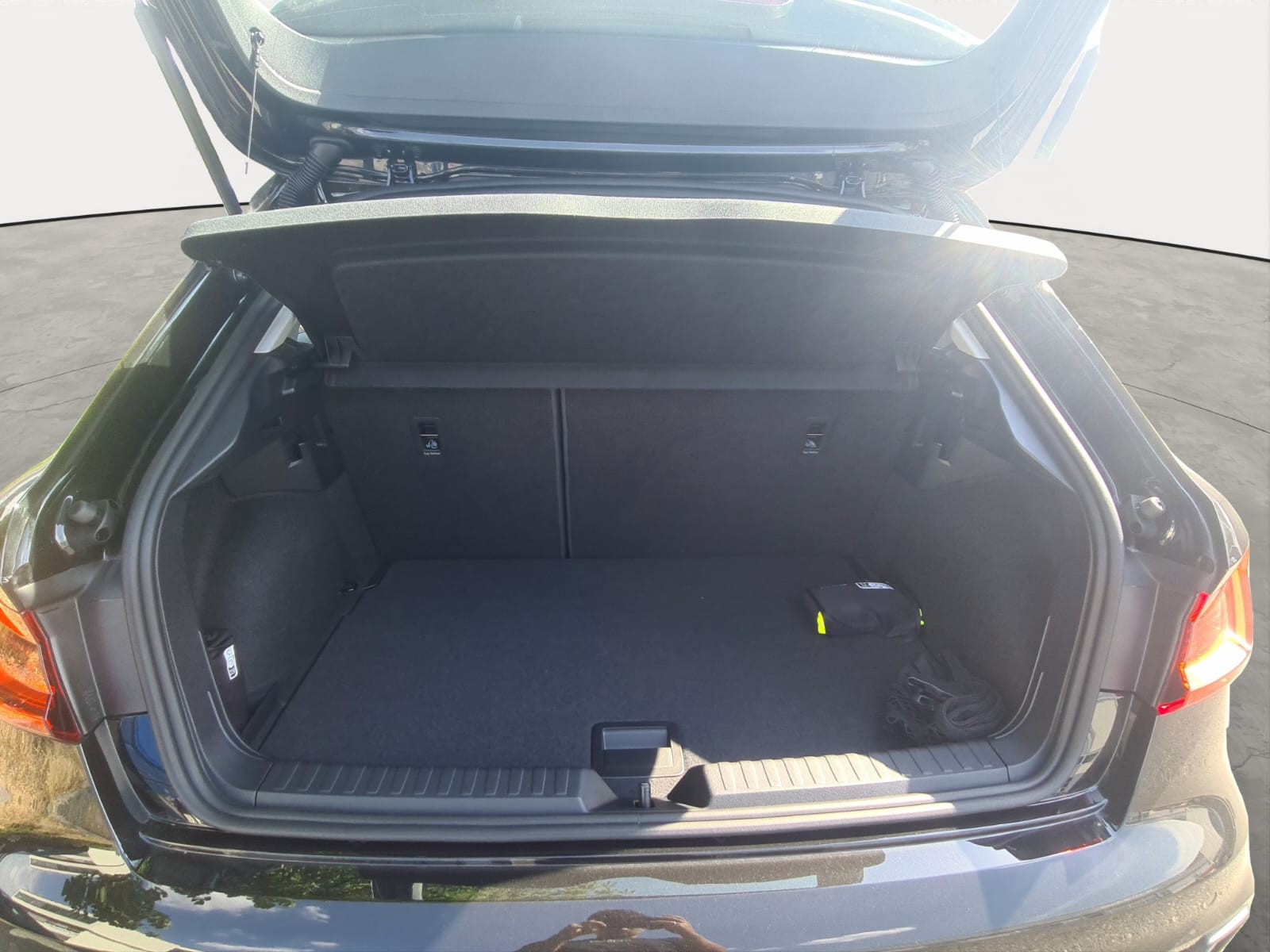 AUDI A1 Sportback 30 TFSI S Line S-tronic-image-8