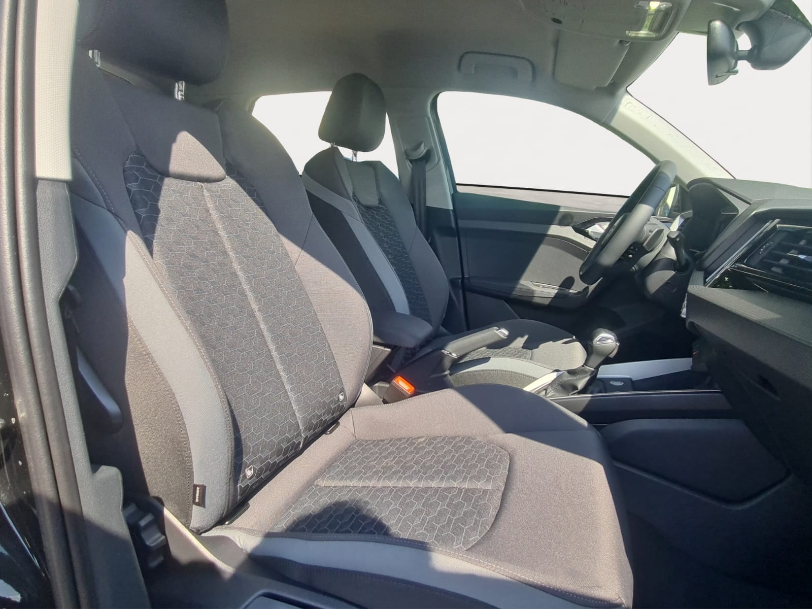 AUDI A1 Sportback 30 TFSI S Line S-tronic-image-13