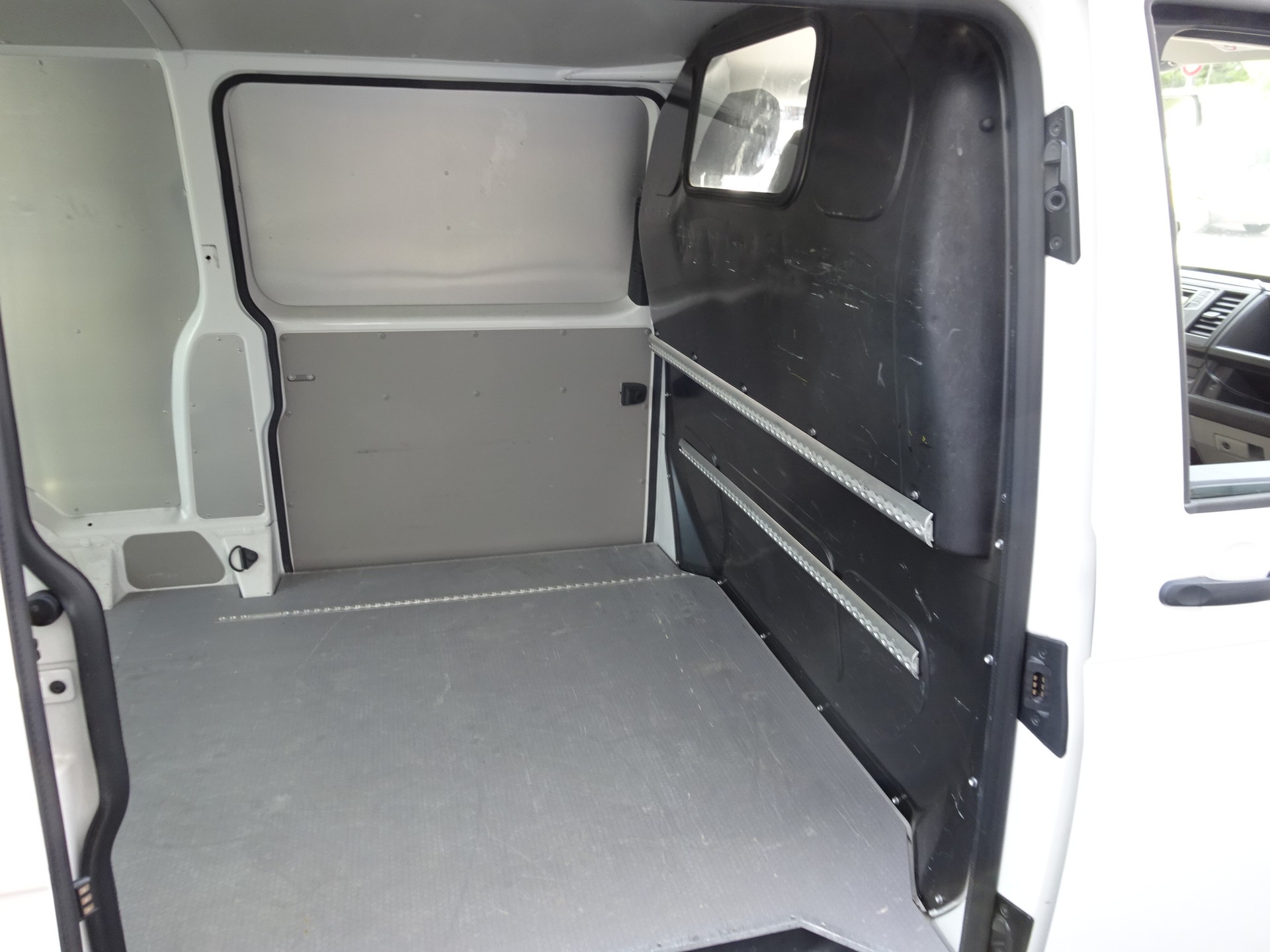 VW T6 2.0 TDI 4Motion-image-17