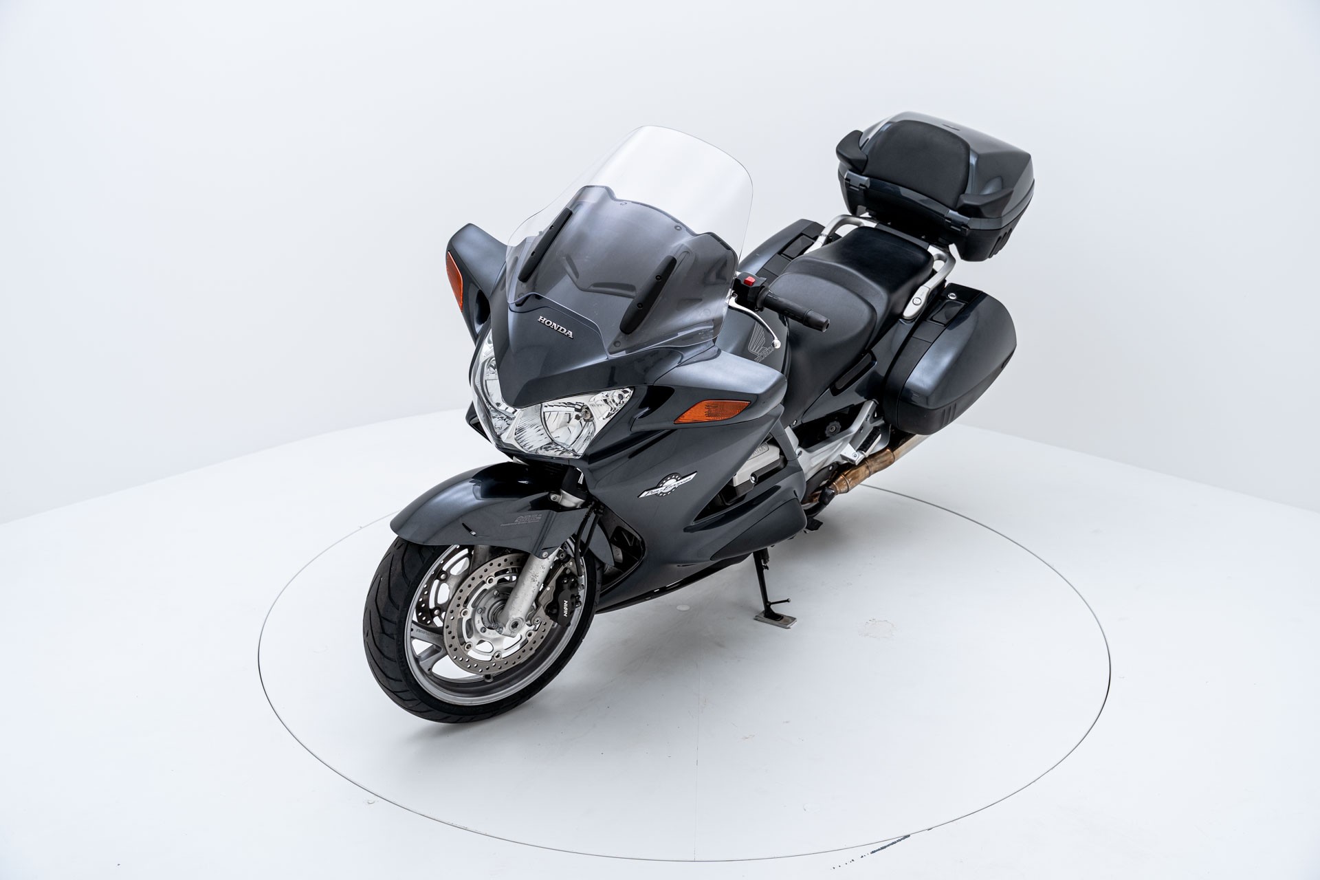 HONDA ST 1300 ABS Pan-European-showroom-element-2