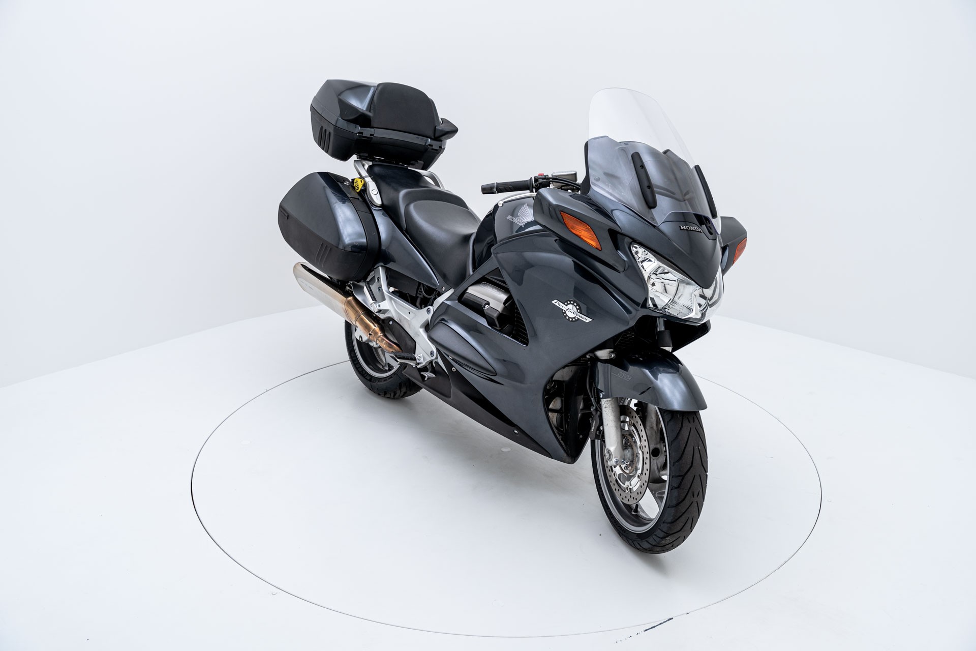 HONDA ST 1300 ABS Pan-European-showroom-element-1