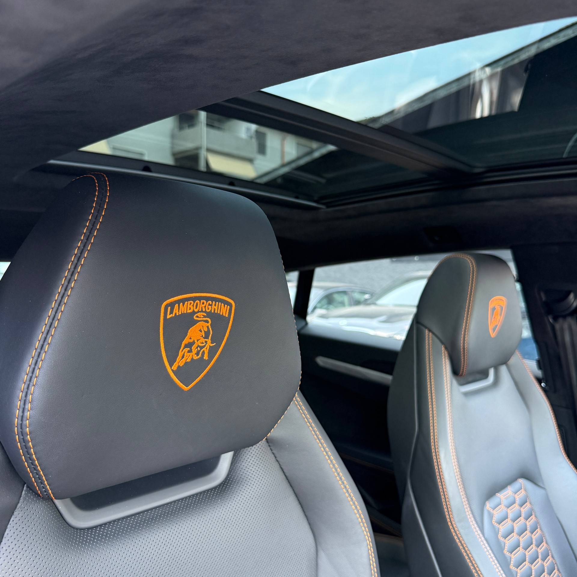LAMBORGHINI Urus E-Gear Akrapovic-image-13