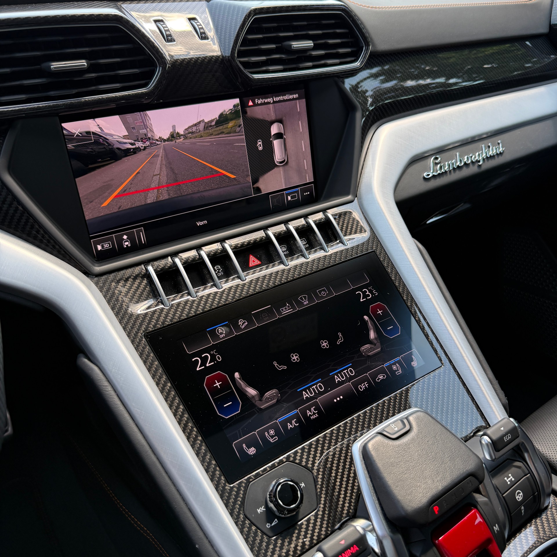 LAMBORGHINI Urus E-Gear Akrapovic-image-11