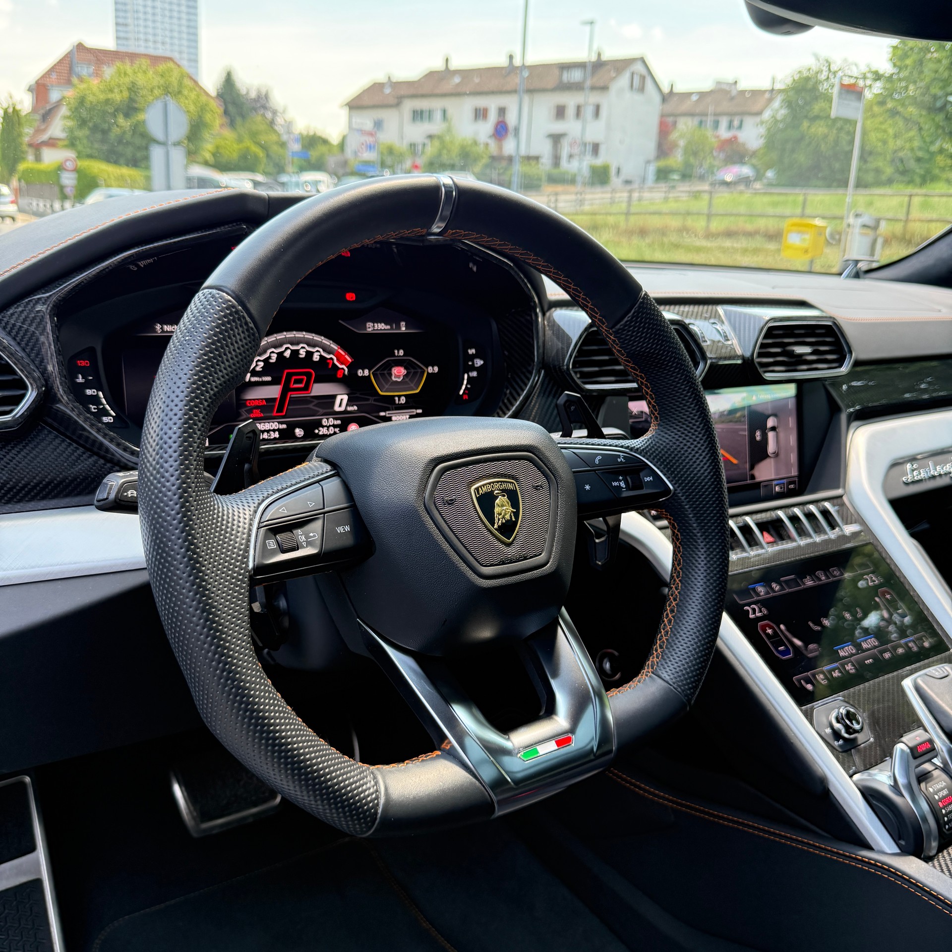 LAMBORGHINI Urus E-Gear Akrapovic-image-10