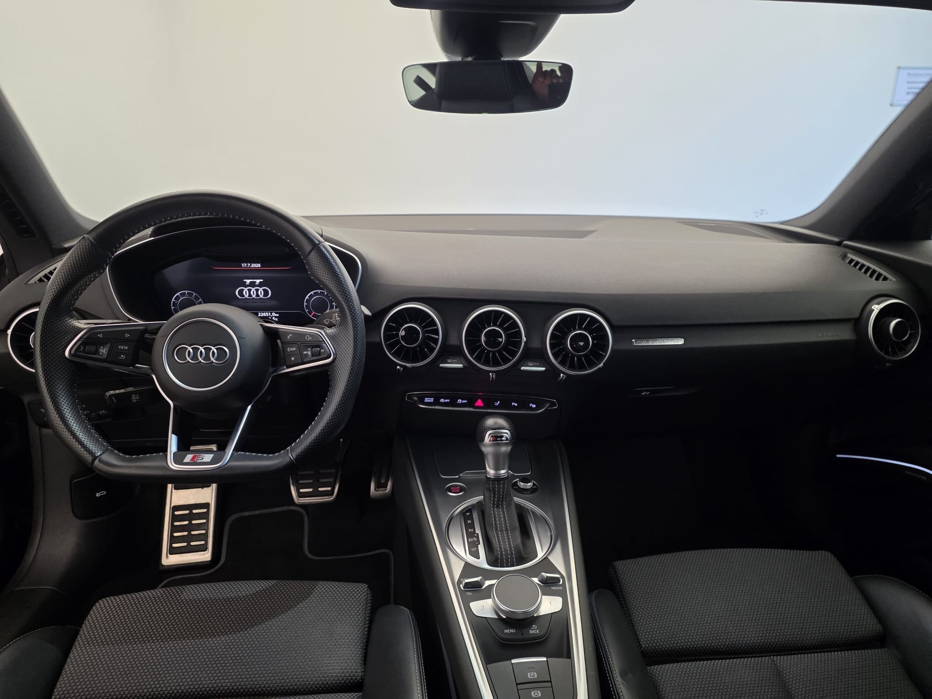 AUDI TT Coupé 45 TFSI quattro S-tronic-image-8