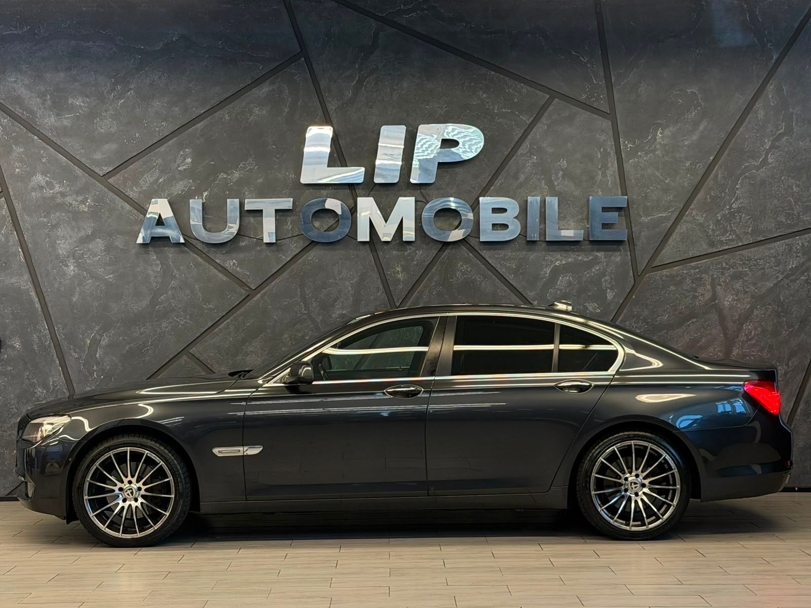 BMW 740d-image-4