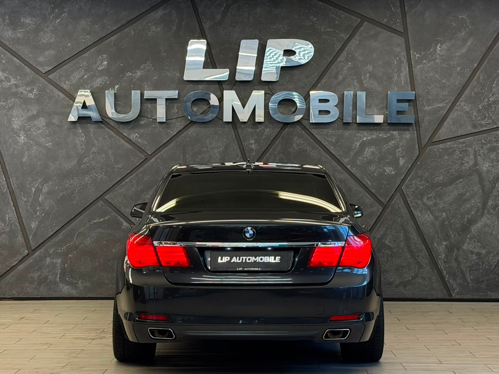 BMW 740d-image-6