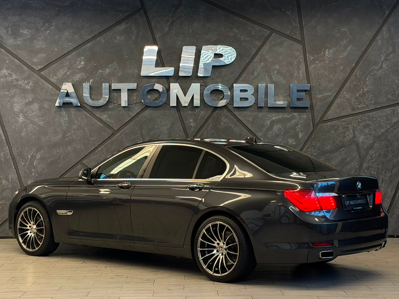 BMW 740d-image-7
