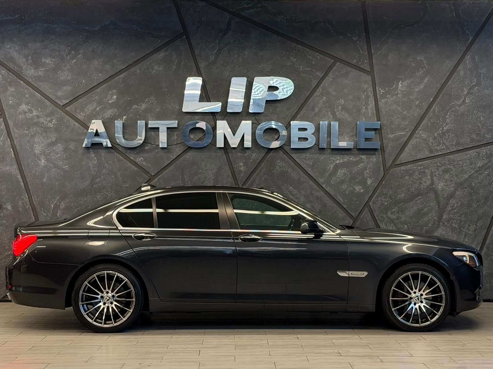 BMW 740d-image-3
