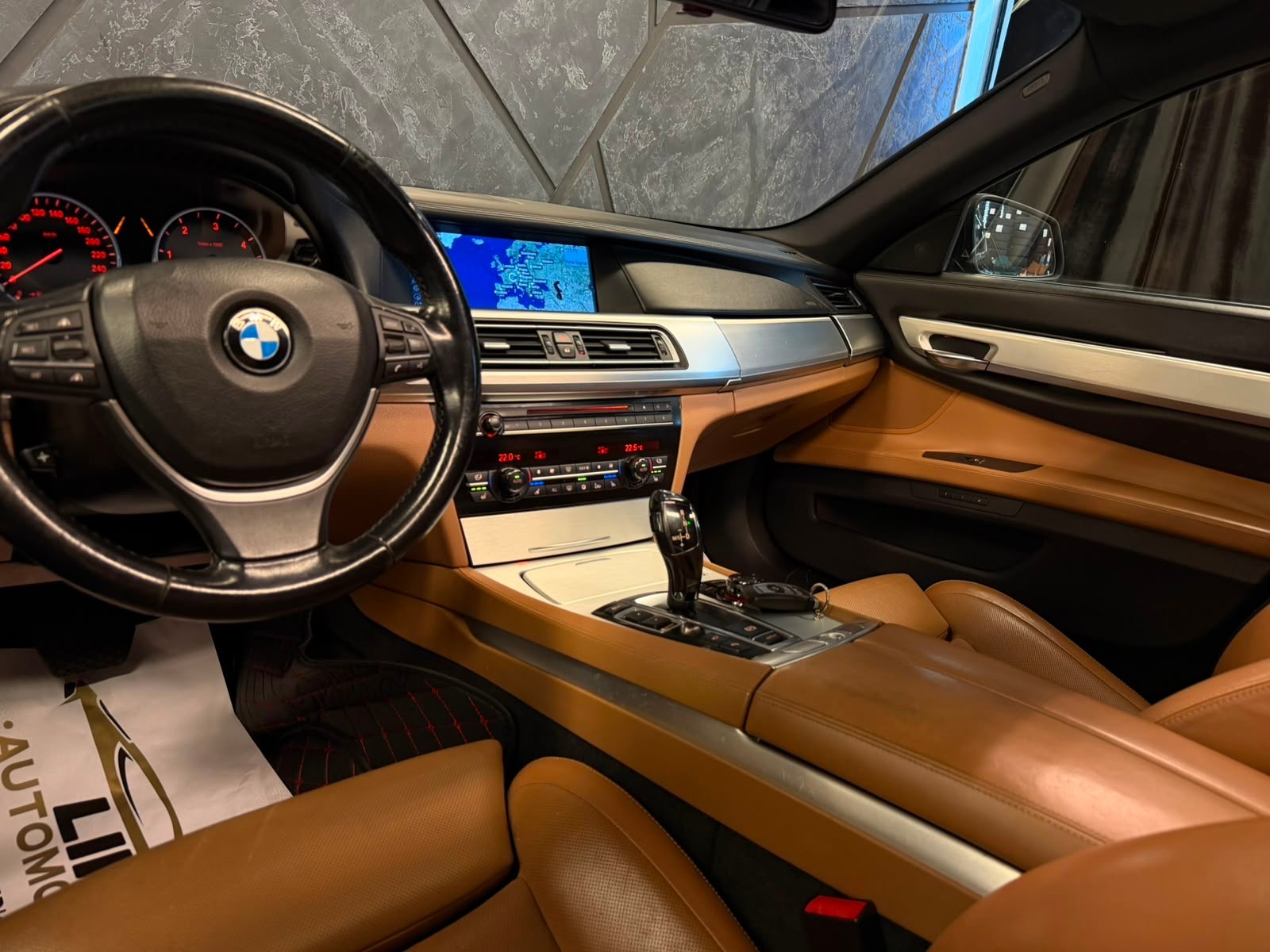 BMW 740d-image-9