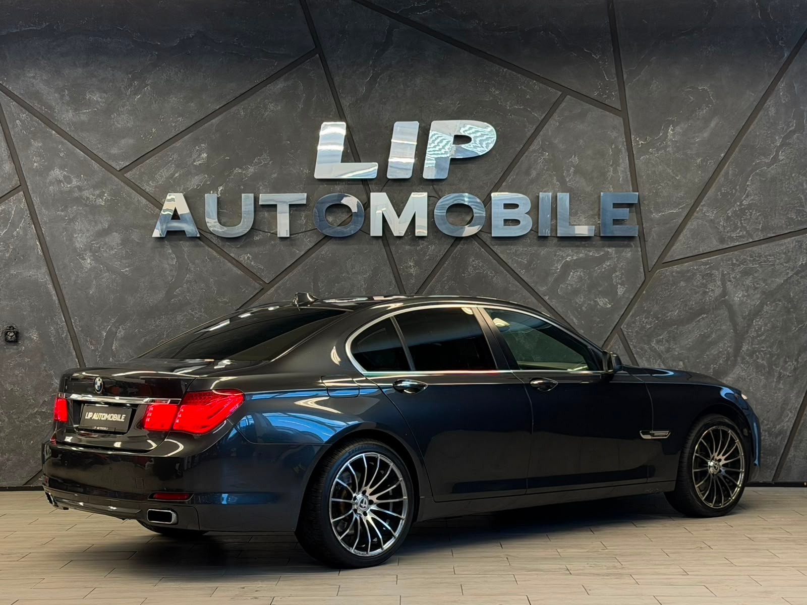 BMW 740d-image-5