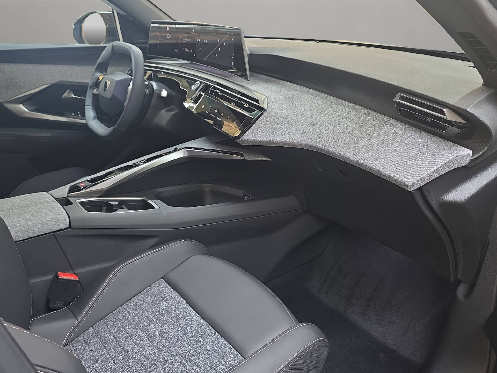 PEUGEOT 5008 1.2 Hybrid Allure Premium-image-10