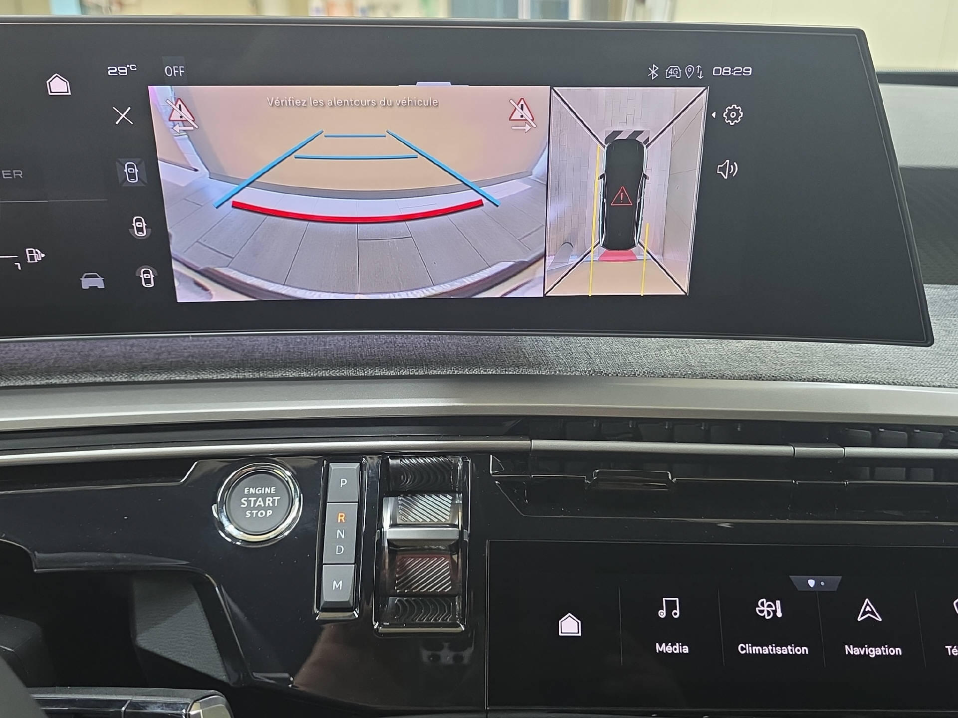 PEUGEOT 5008 1.2 Hybrid Allure Premium-image-15
