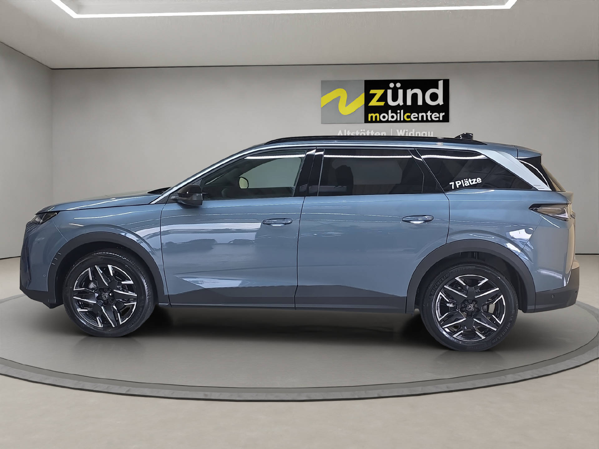 PEUGEOT 5008 1.2 Hybrid Allure Premium-image-1