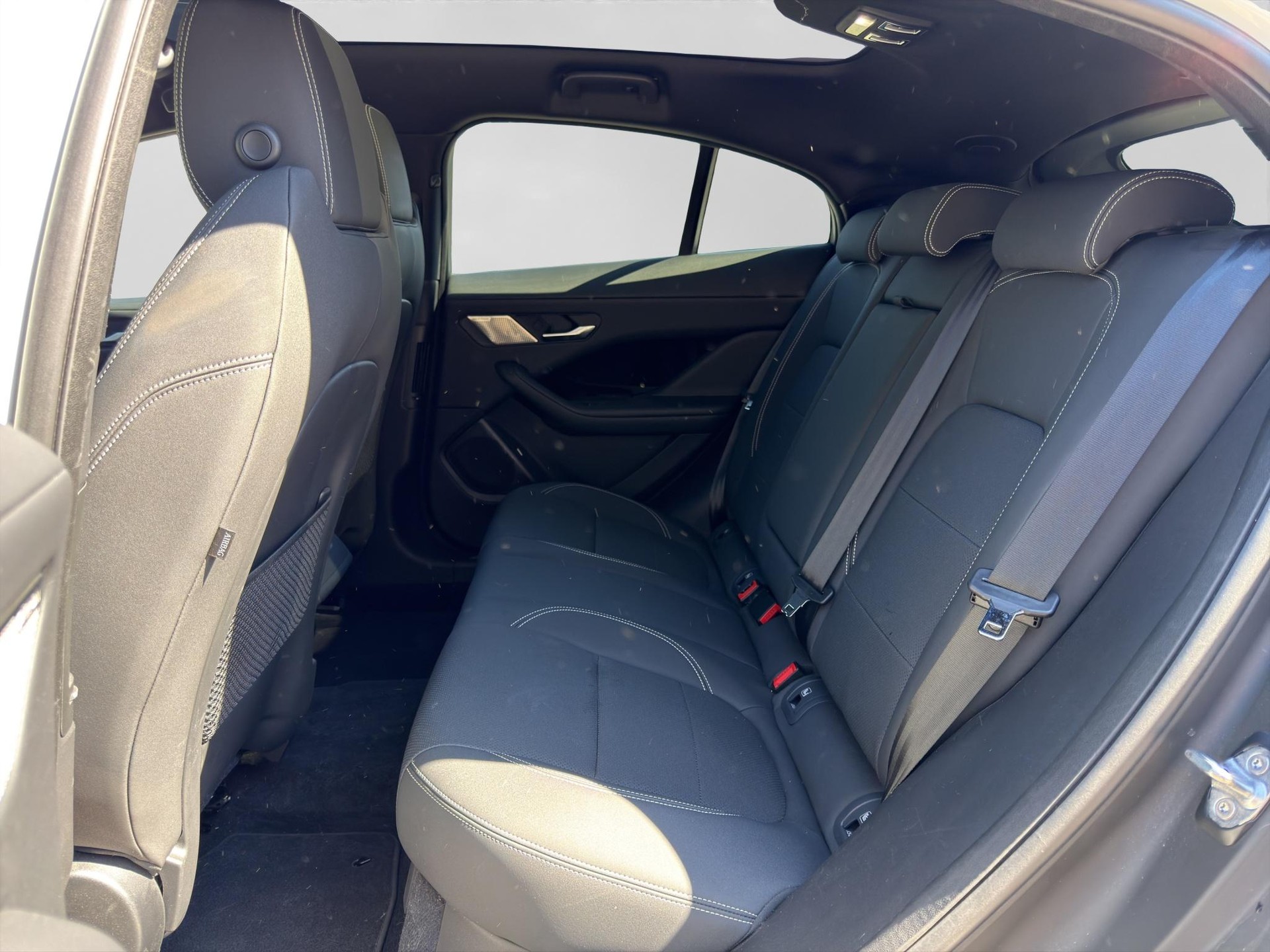 JAGUAR I-Pace EV400 S AWD-image-7