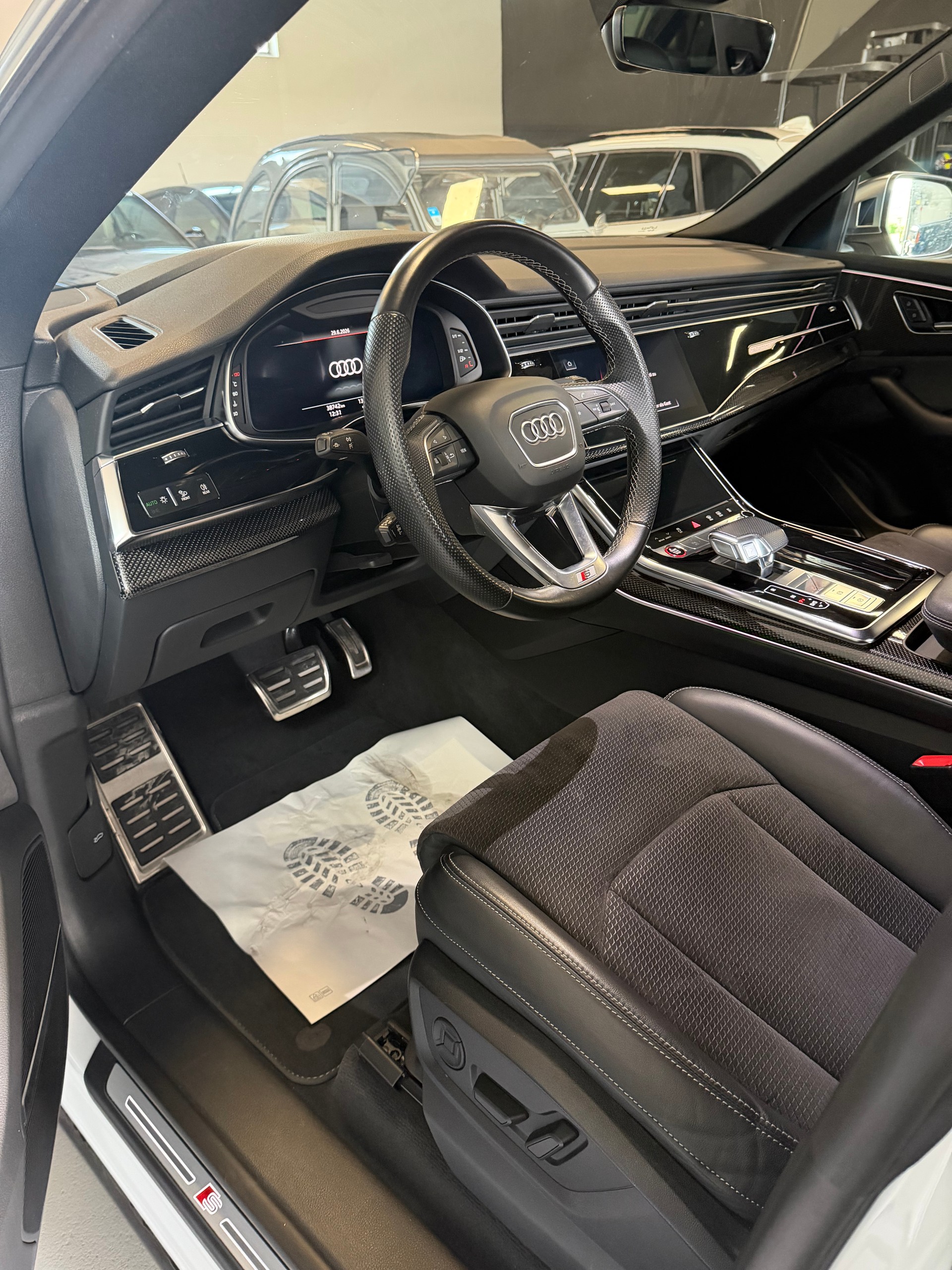 AUDI SQ8 TFSI quattro tiptronic-image-13