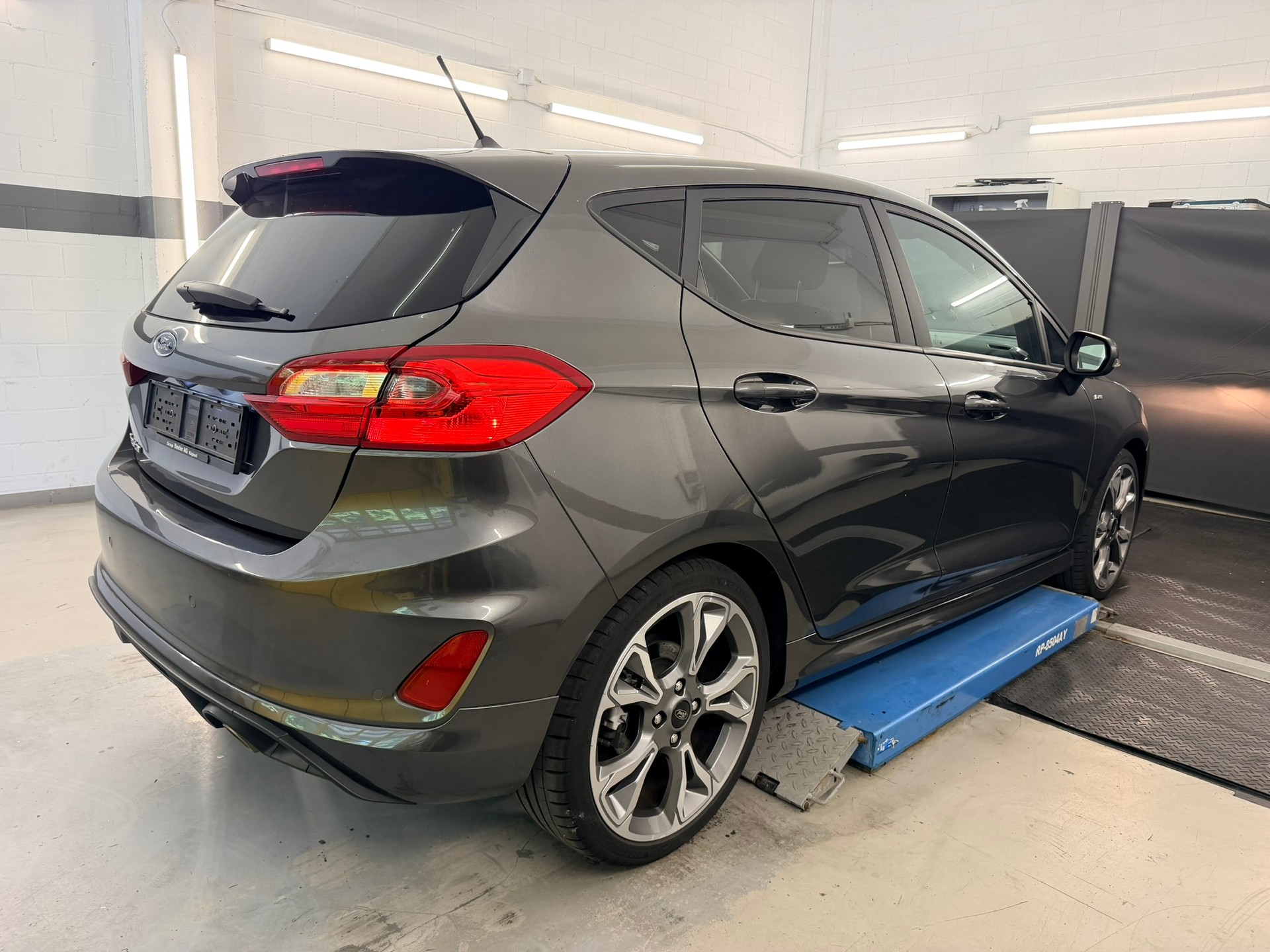 FORD Fiesta 1.0 SCTi ST Line-image-3