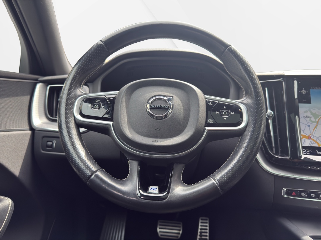 VOLVO XC60 D4 AWD R-Design Geartronic-image-14