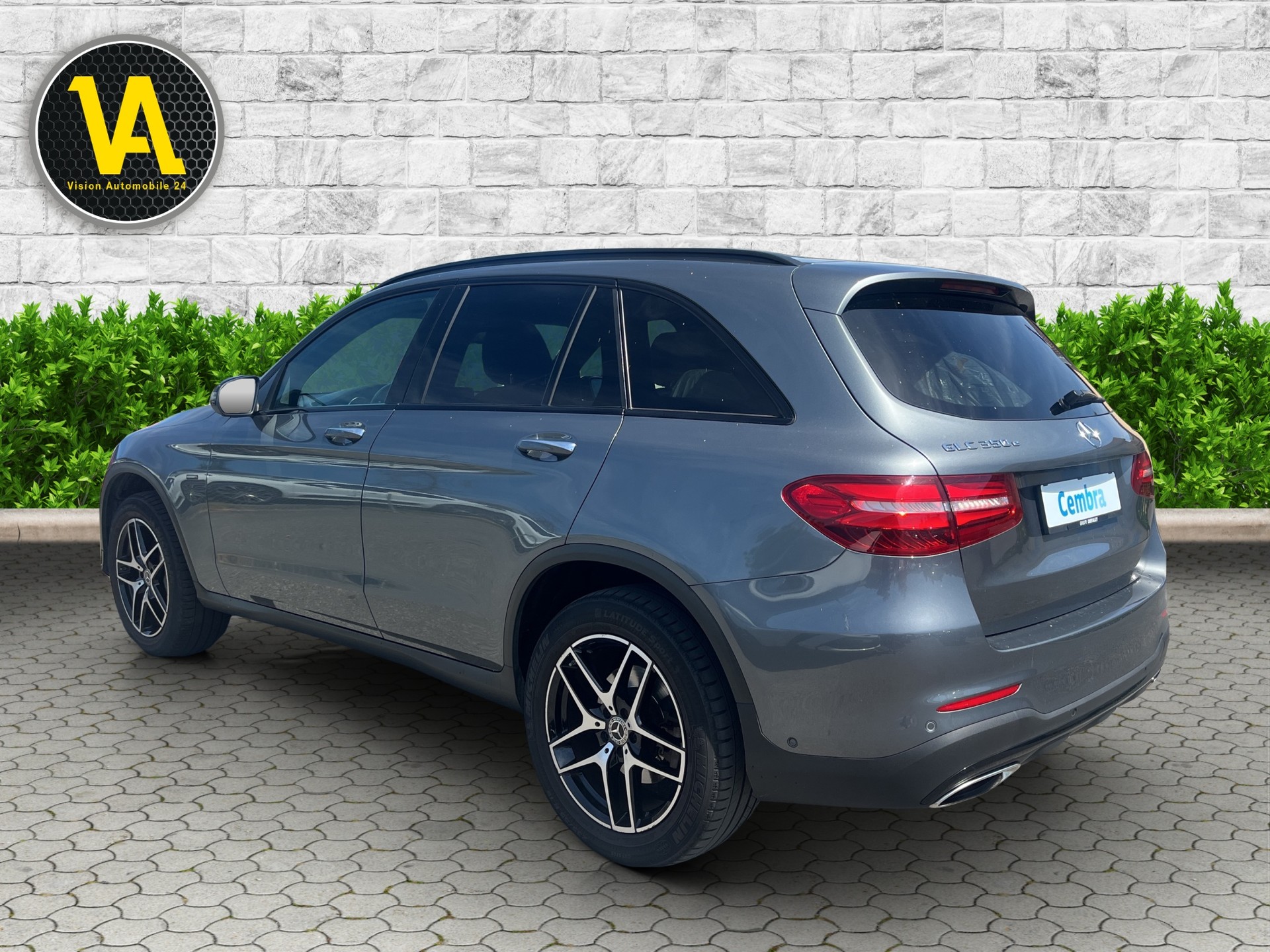 MERCEDES-BENZ GLC 350 e AMG Line 4Matic 7G-Tronic-image-7