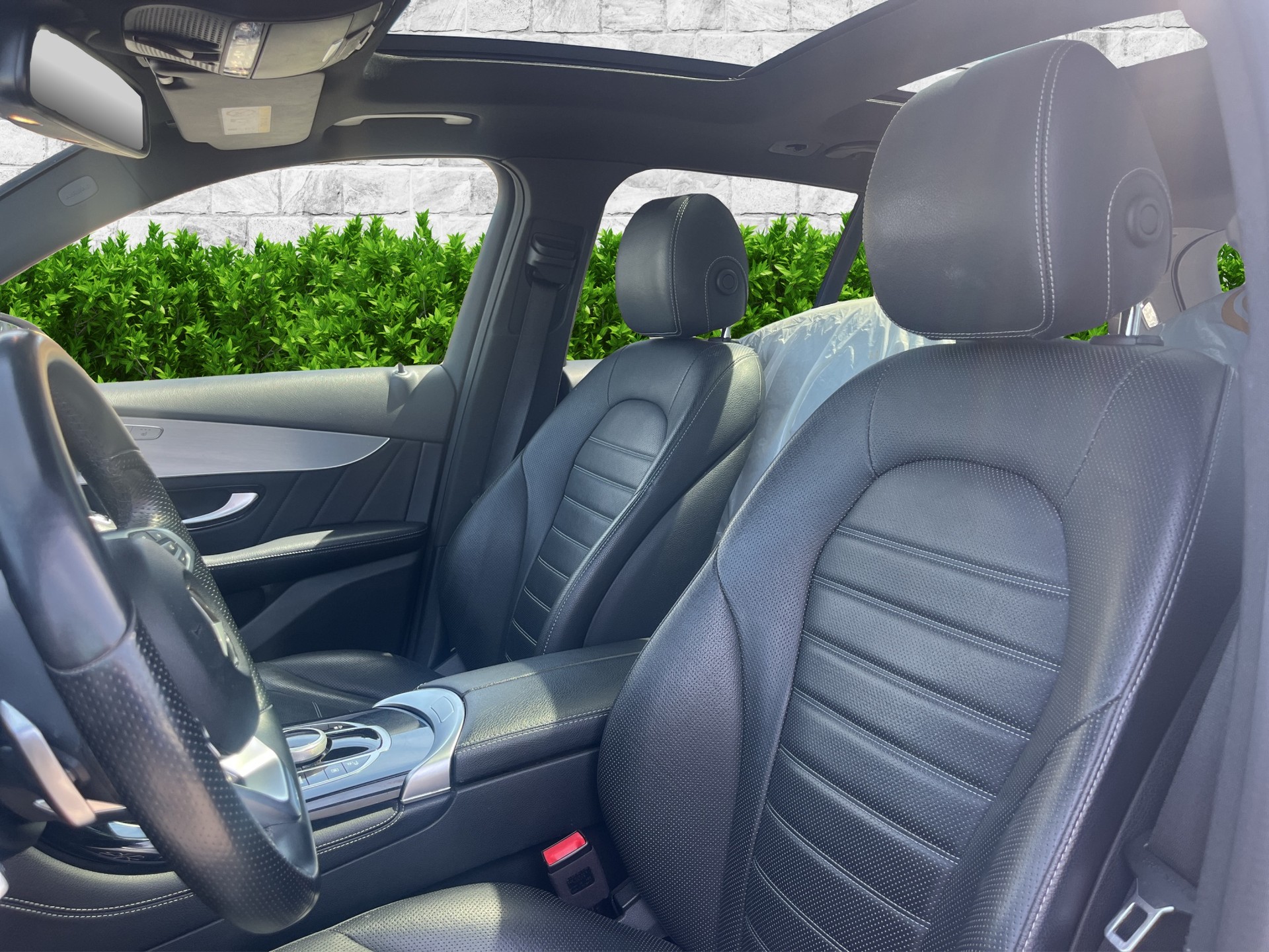MERCEDES-BENZ GLC 350 e AMG Line 4Matic 7G-Tronic-image-12