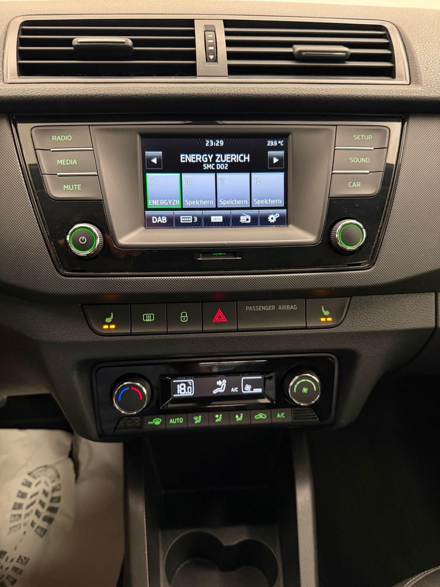 SKODA Fabia 1.2 TSI Ambition-image-15