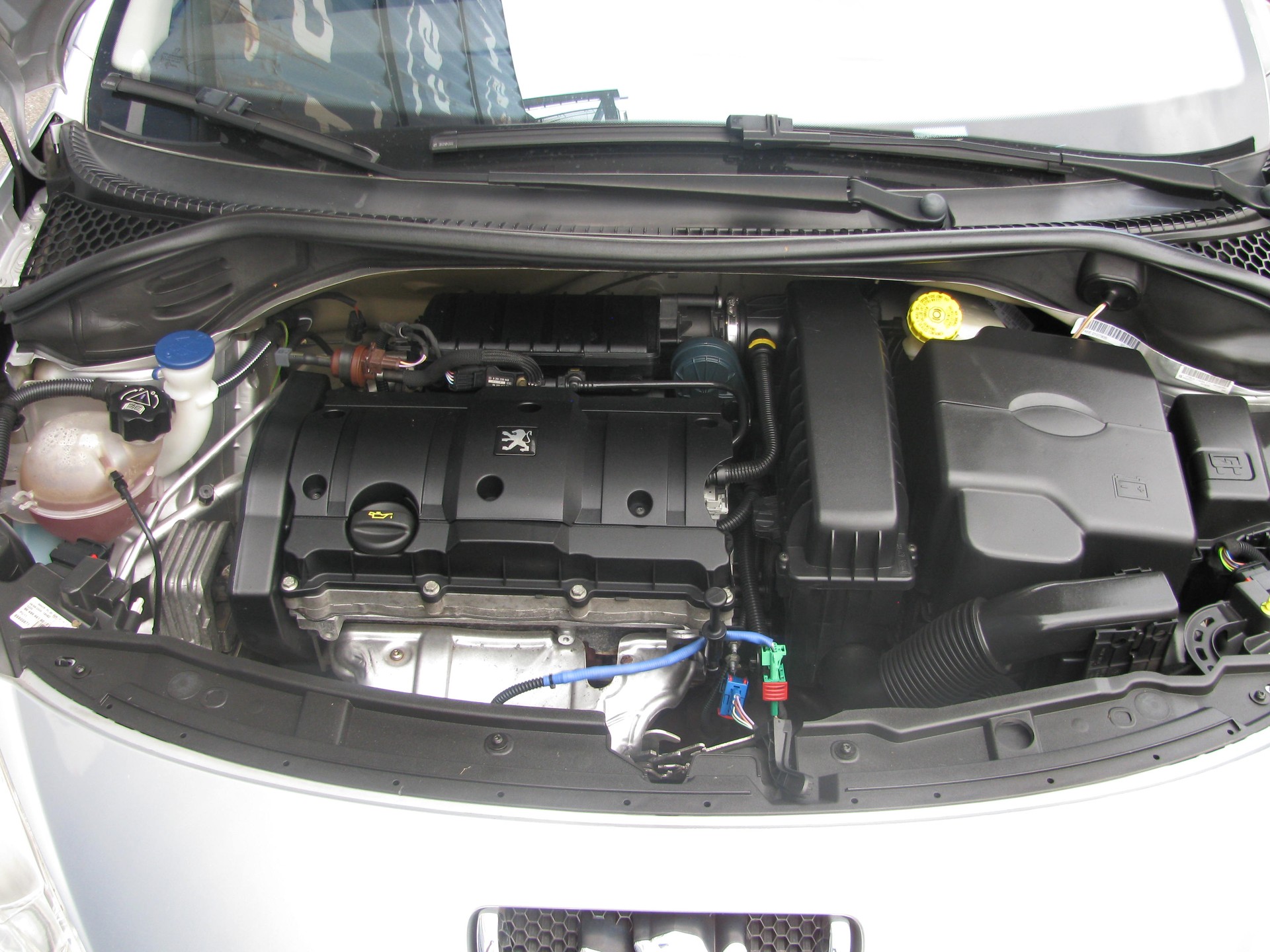 PEUGEOT 207 1.6 16V XS-image-7