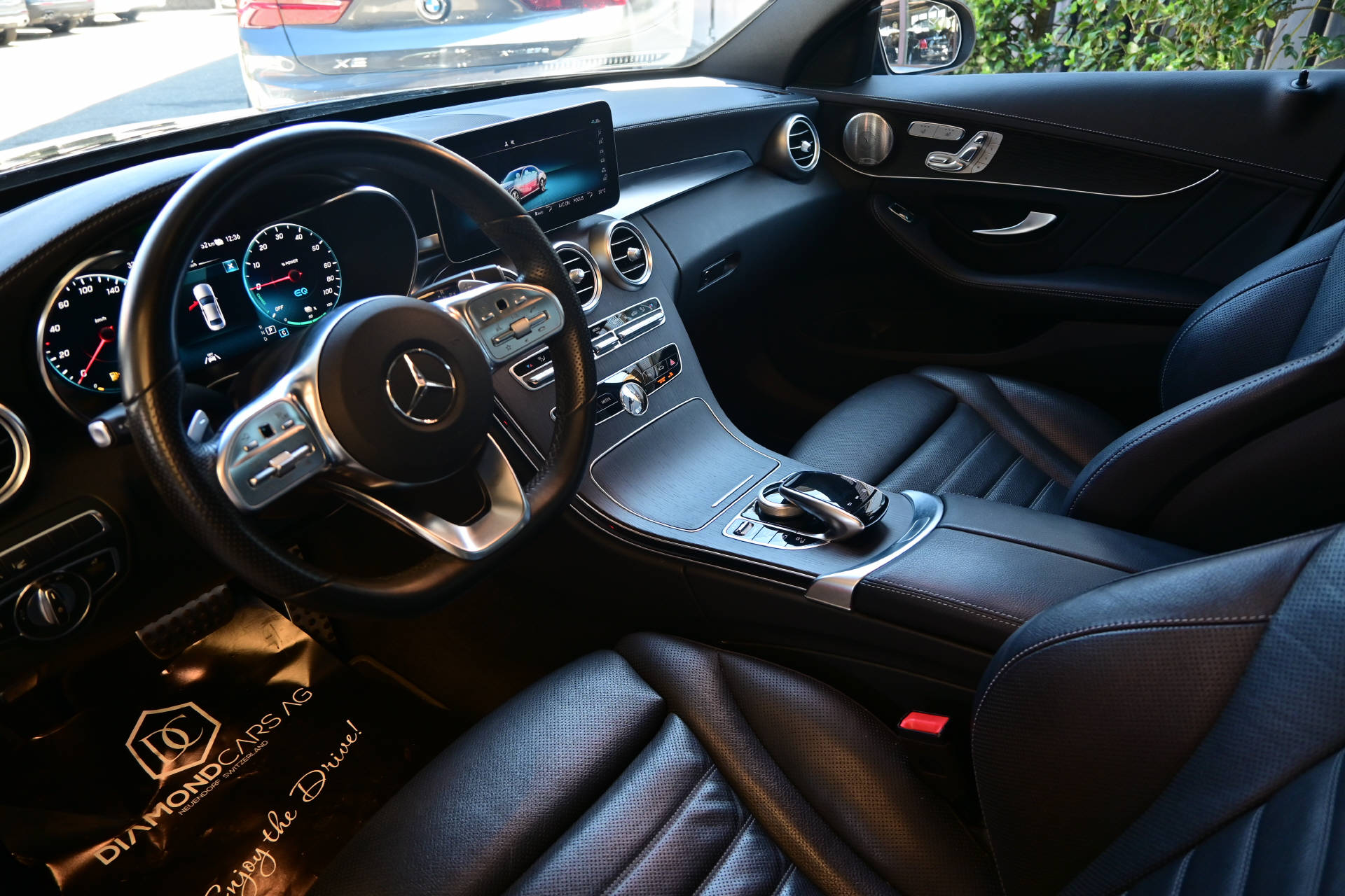 MERCEDES-BENZ C 300 e AMG Line 4matic-image-9