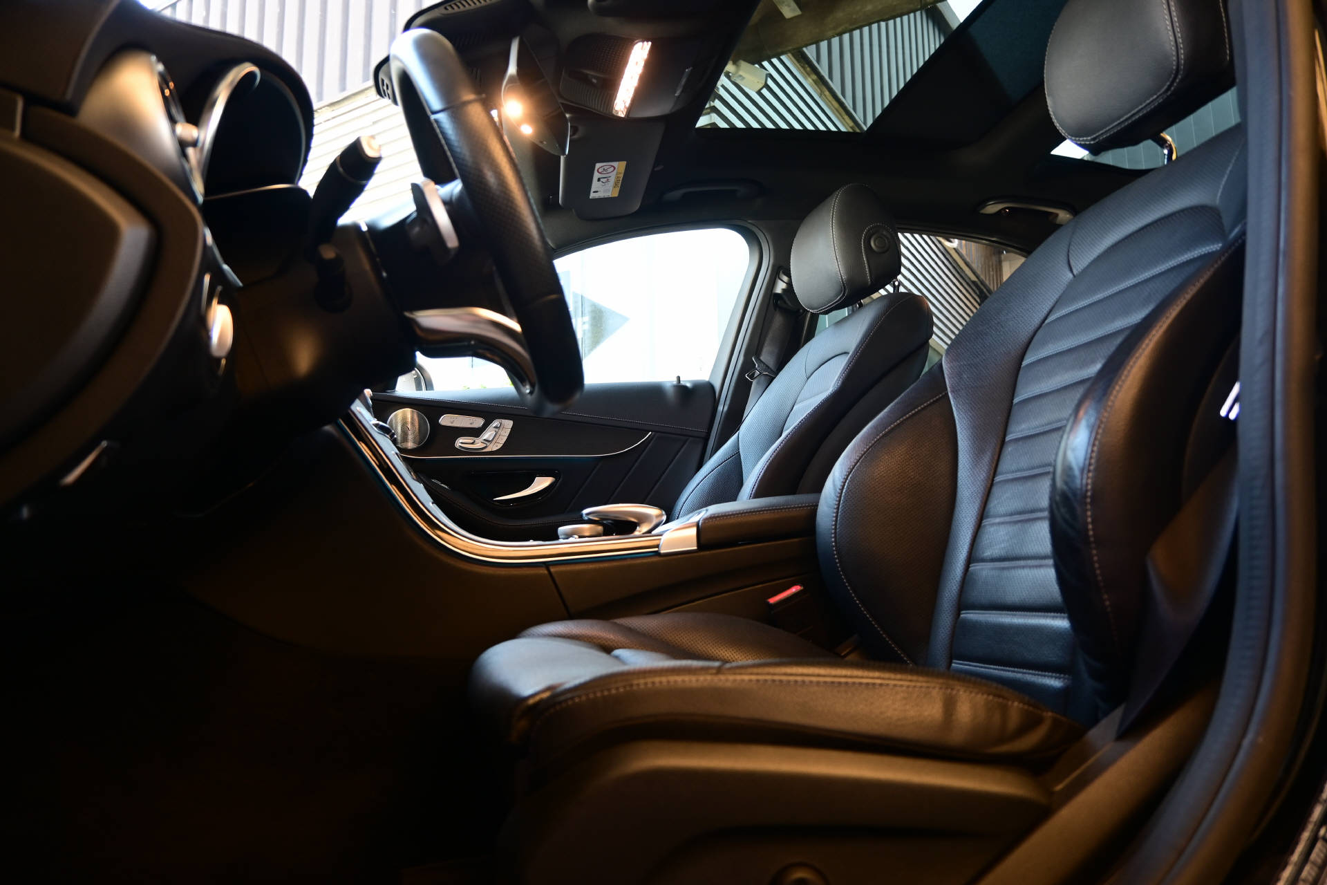 MERCEDES-BENZ C 300 e AMG Line 4matic-image-11