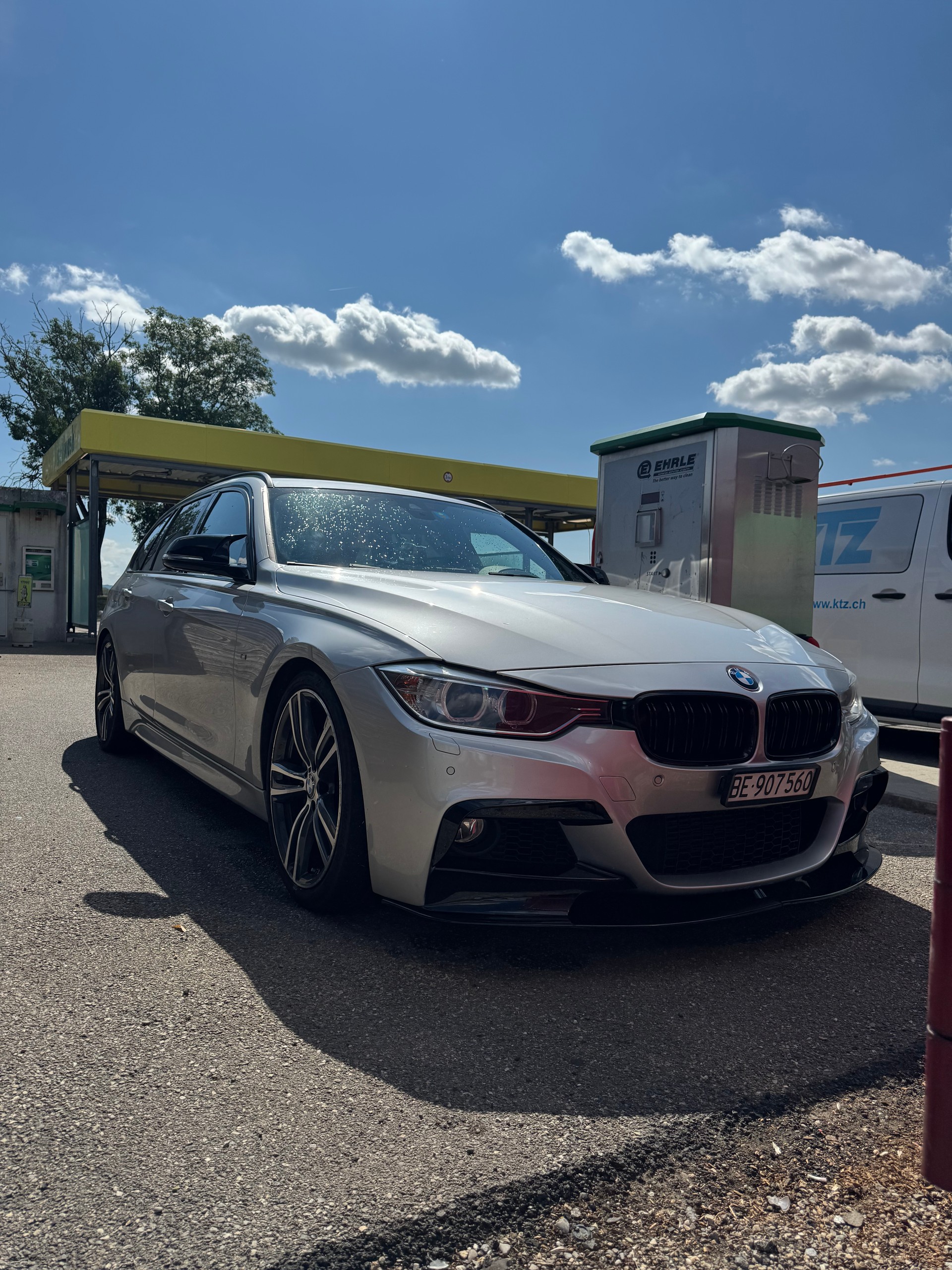 BMW 335i xDrive Touring Steptronic Pack M-image-0