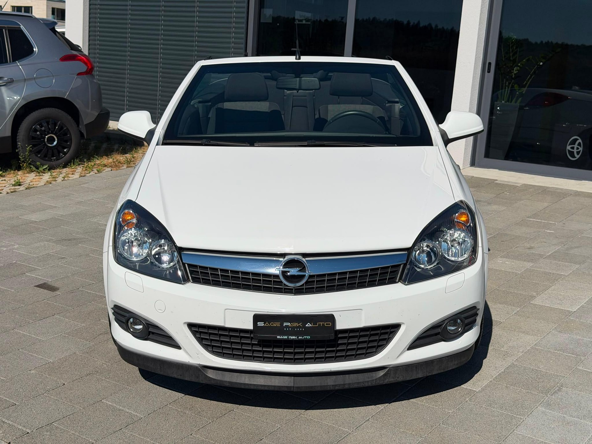 OPEL Astra TwinTop 1.8i 16V 140 Cosmo-image-2