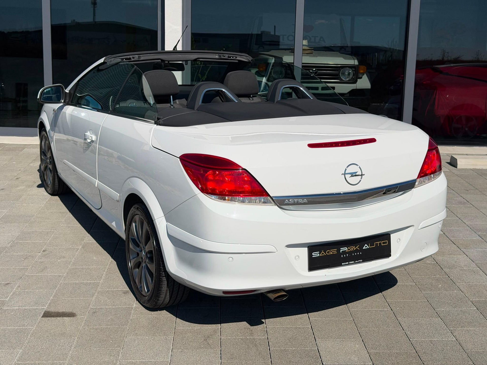 OPEL Astra TwinTop 1.8i 16V 140 Cosmo-image-5
