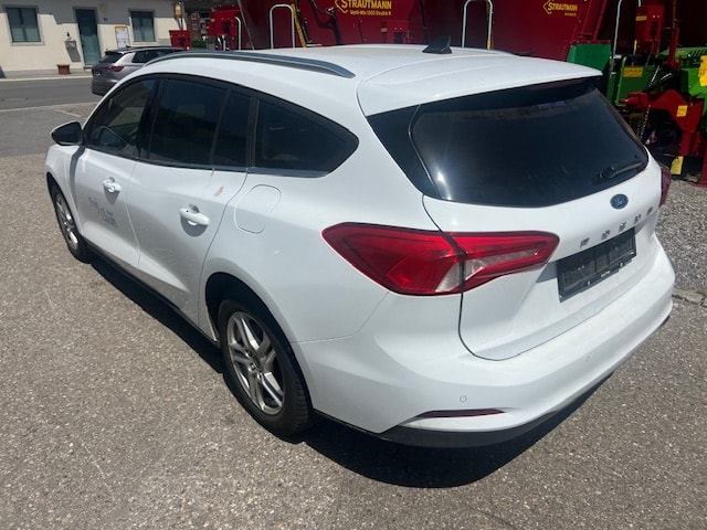 FORD Focus 1.0 SCTi Cool Connect Automatic-image-4