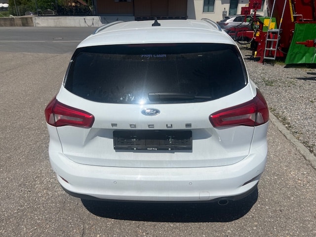 FORD Focus 1.0 SCTi Cool Connect Automatic-image-3