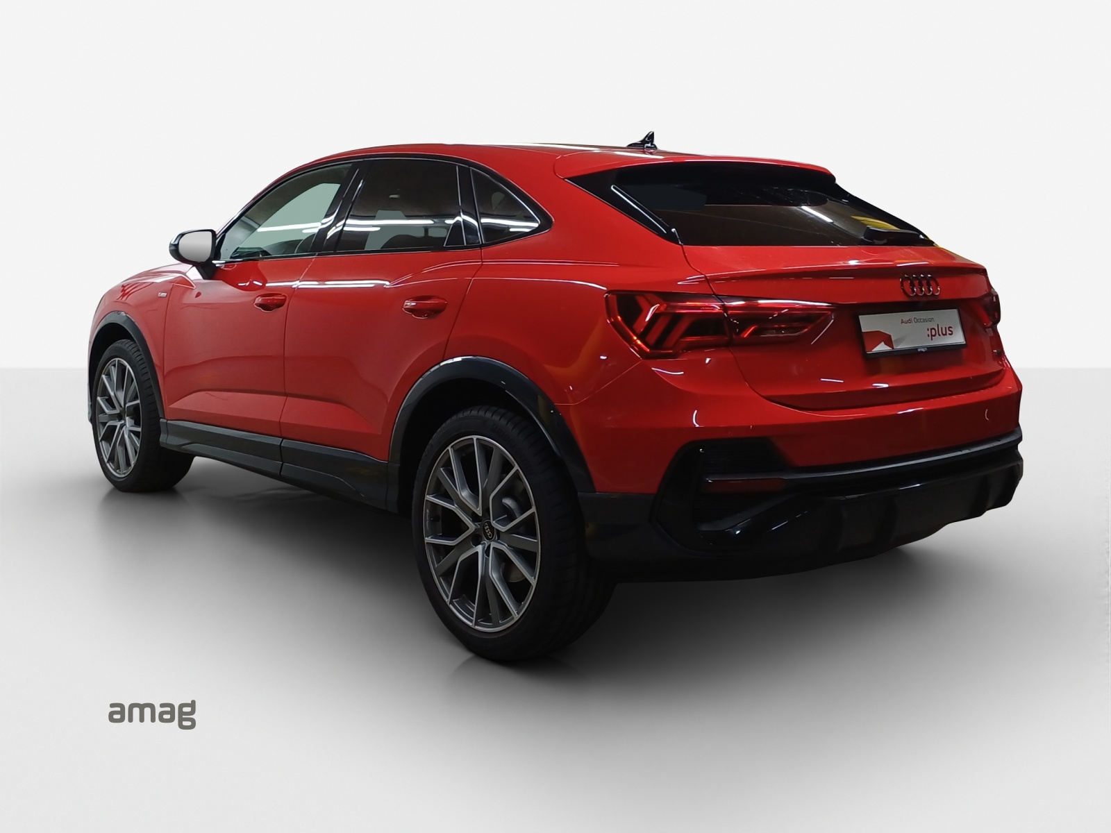 AUDI Q3 Sportback 40 TFSI S line quattro S-tronic-image-2
