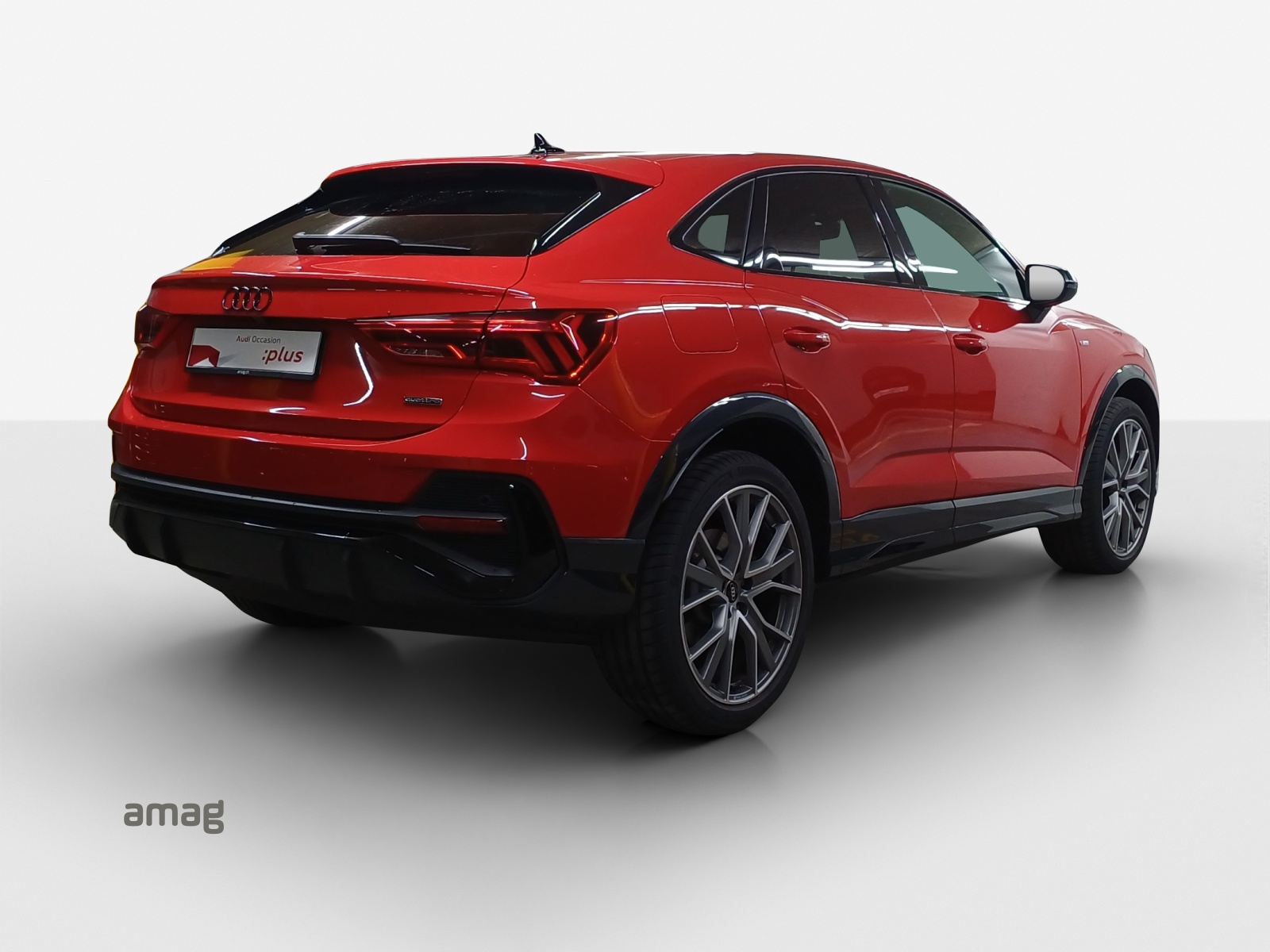 AUDI Q3 Sportback 40 TFSI S line quattro S-tronic-image-4