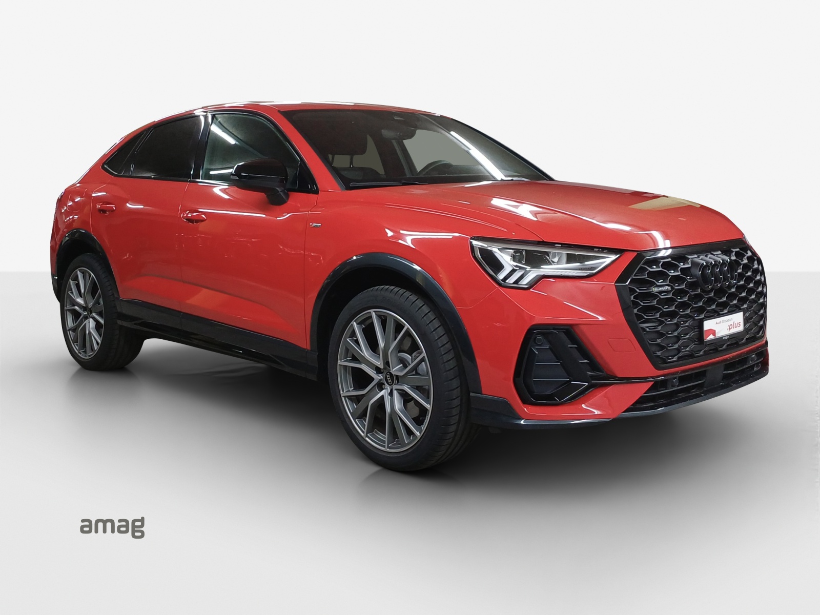 AUDI Q3 Sportback 40 TFSI S line quattro S-tronic-image-5