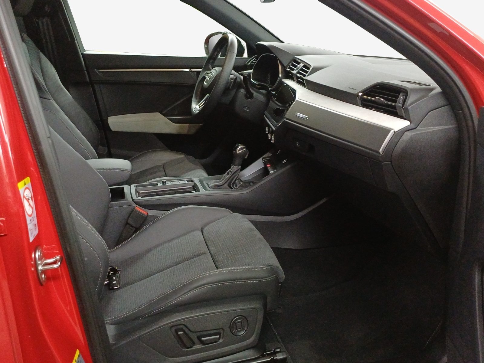 AUDI Q3 Sportback 40 TFSI S line quattro S-tronic-image-13