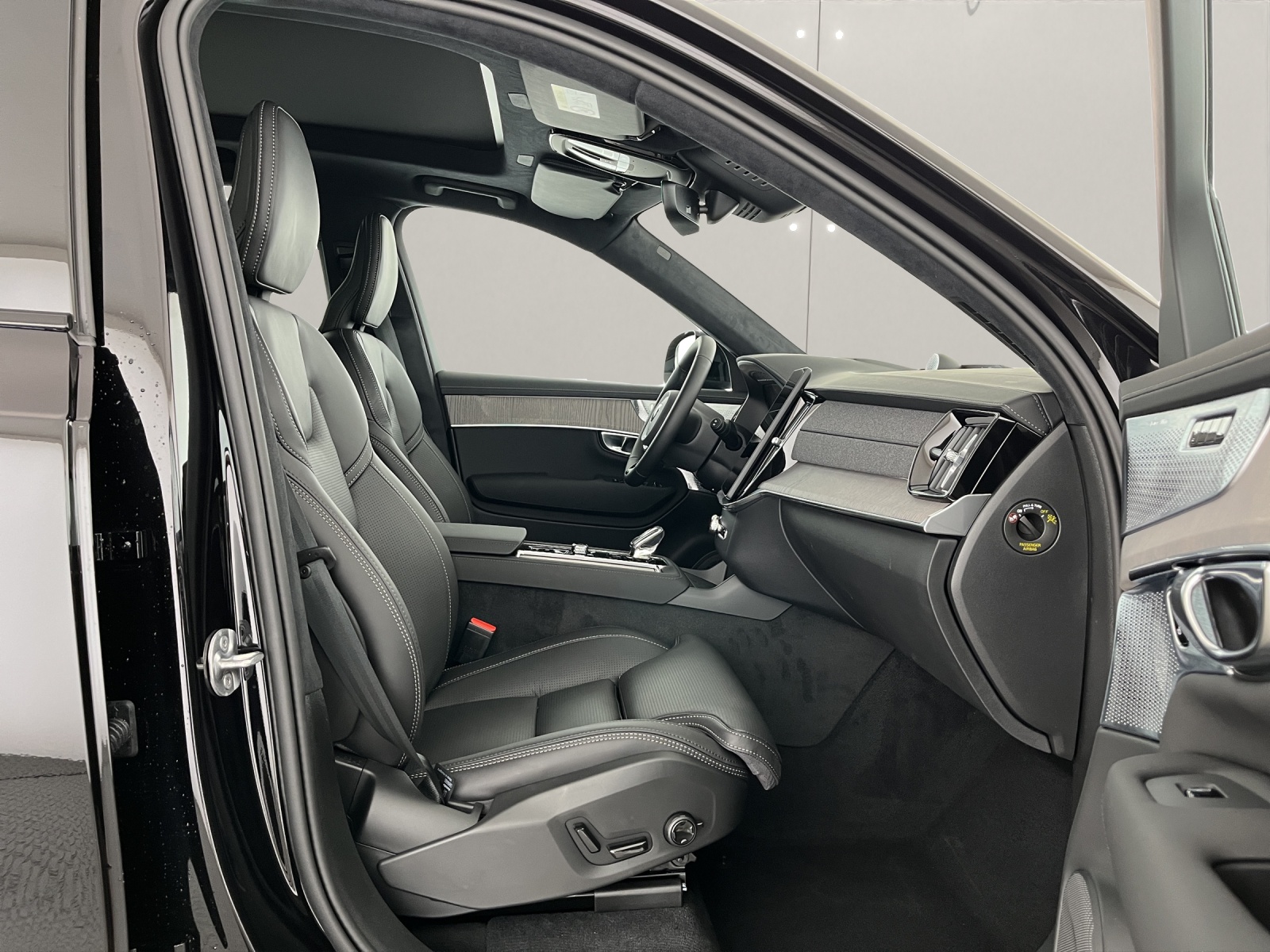 VOLVO XC90 2.0 T8 TE Ultra Dark eAWD-image-12