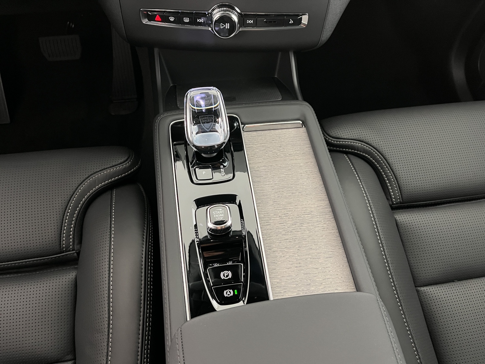 VOLVO XC90 2.0 T8 TE Ultra Dark eAWD-image-11