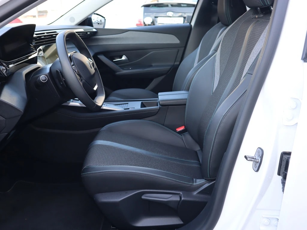 PEUGEOT 308 SW 1.5 BlueHDI Allure Pack EAT8 ** Virtual Cockpit ** Neues Modell ** Anh-Kupplung ** Gr-Navi ** RF-Kamera ** PDC **-image-10