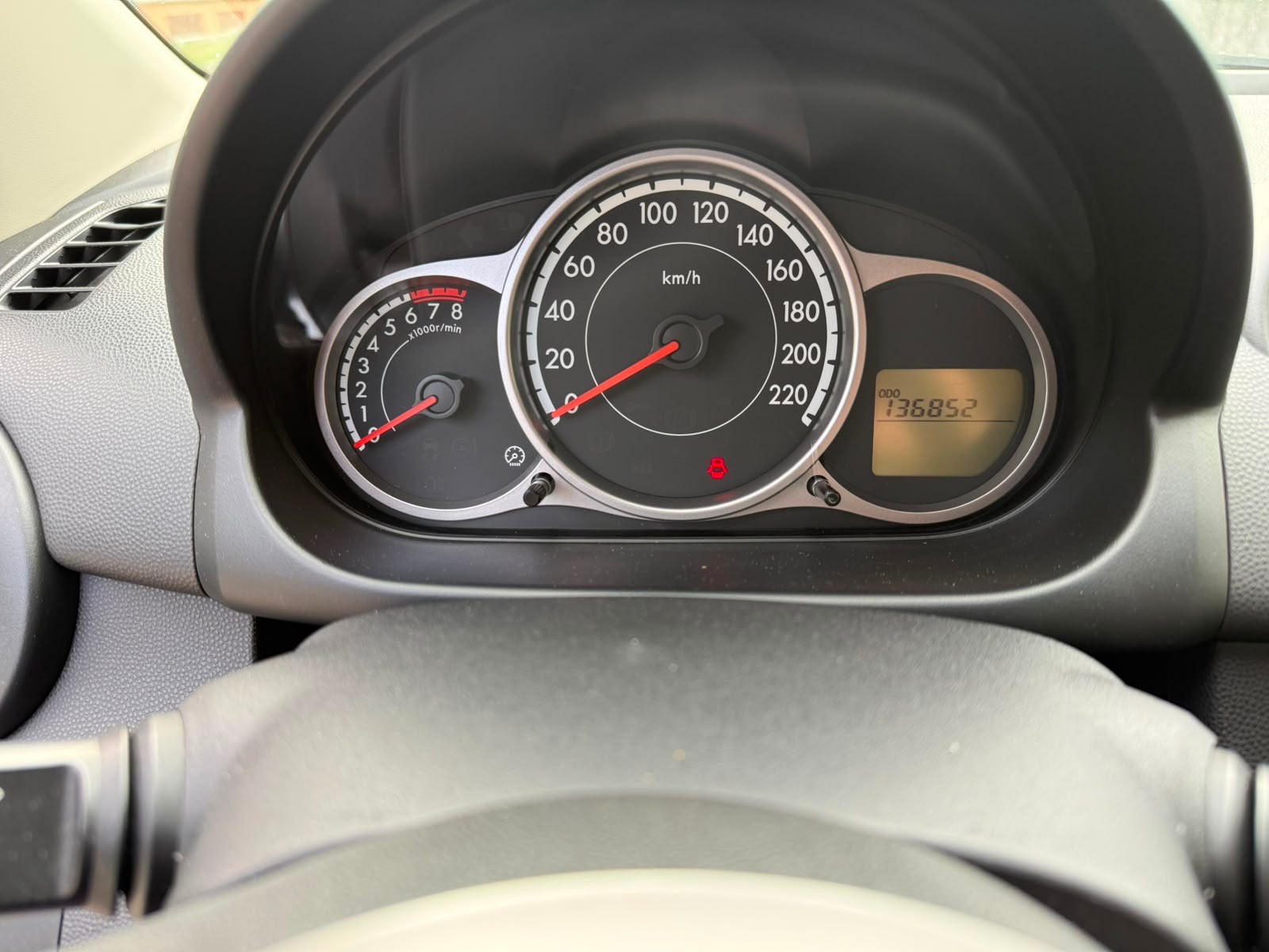MAZDA 2 1.5i 16V Exclusive Automatic-showroom-element-3