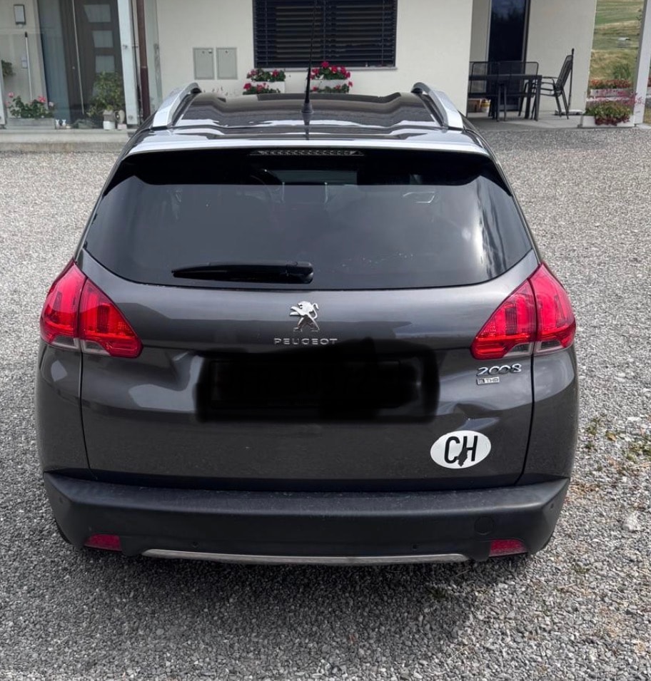 PEUGEOT 2008 1.2 PureTech Allure-image-2