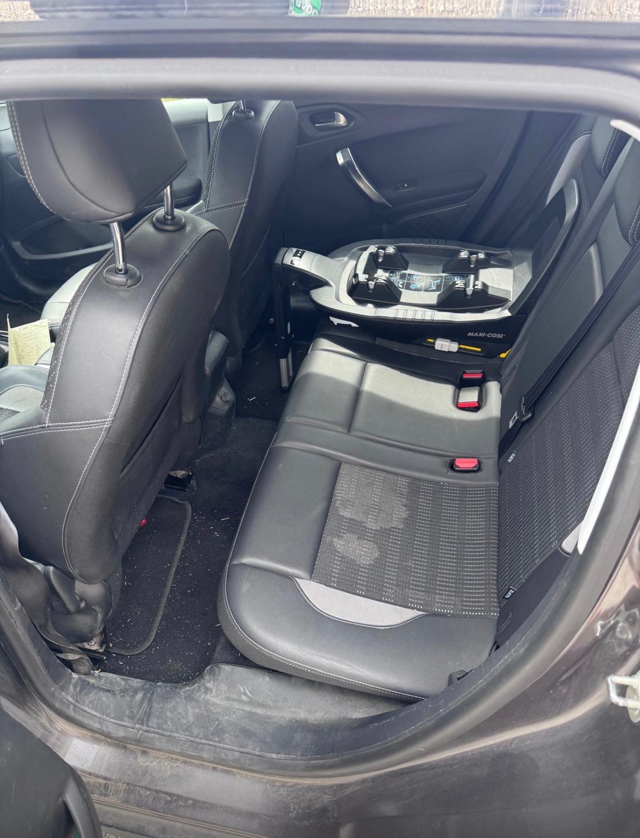 PEUGEOT 2008 1.2 PureTech Allure-image-5