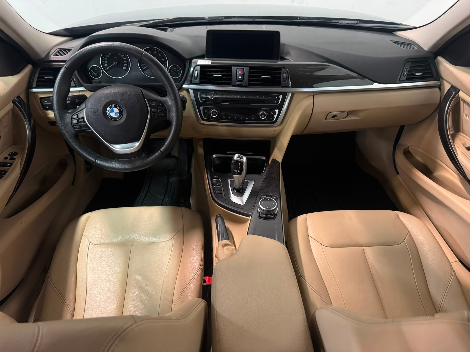 BMW 328i xDrive Touring Modern Line Steptronic-image-15