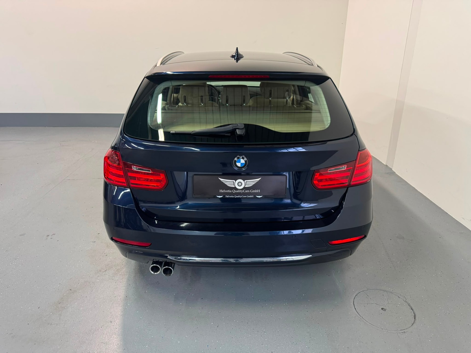 BMW 328i xDrive Touring Modern Line Steptronic-image-10
